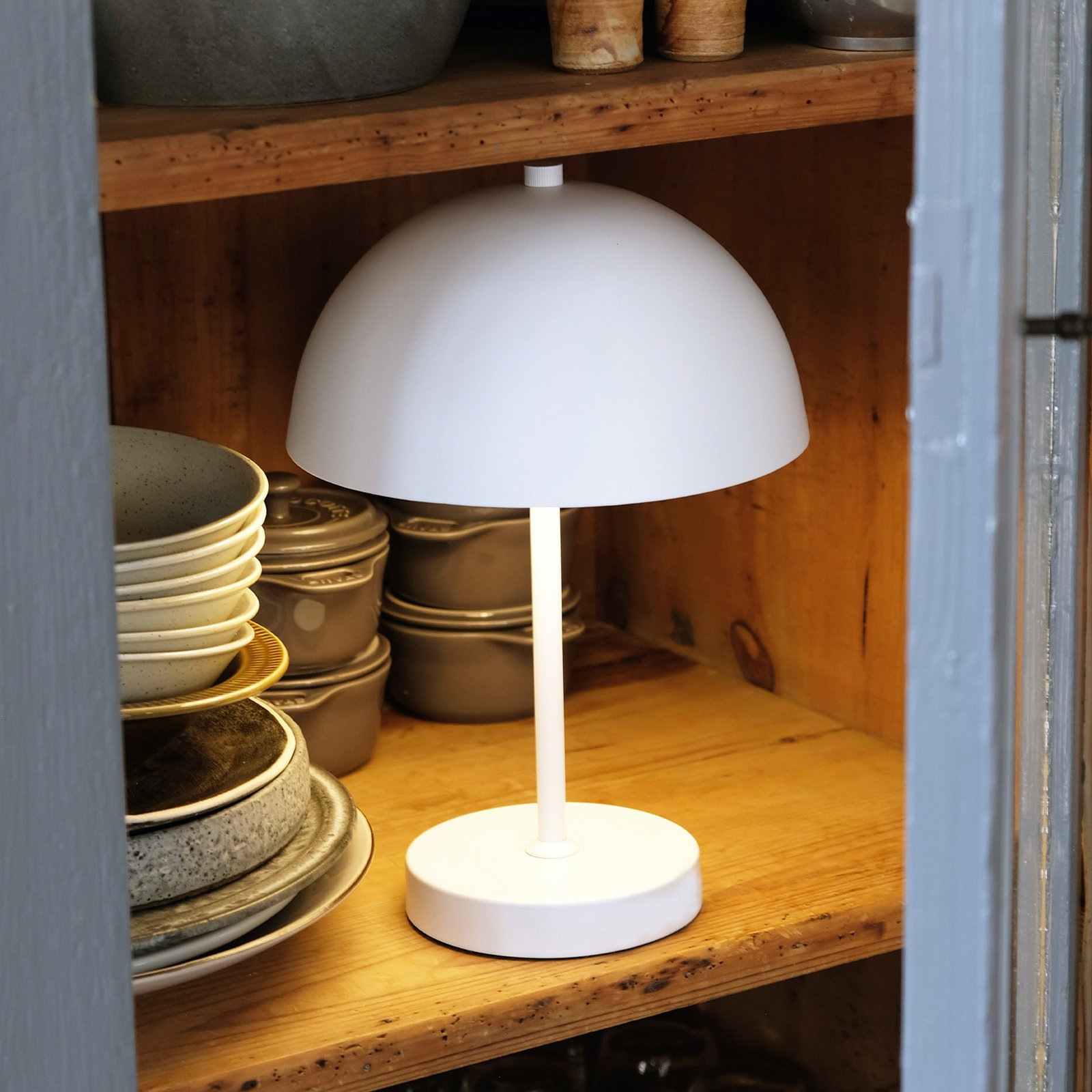Dyberg Larsen Stockholm oppladbar bordlampe, hvit