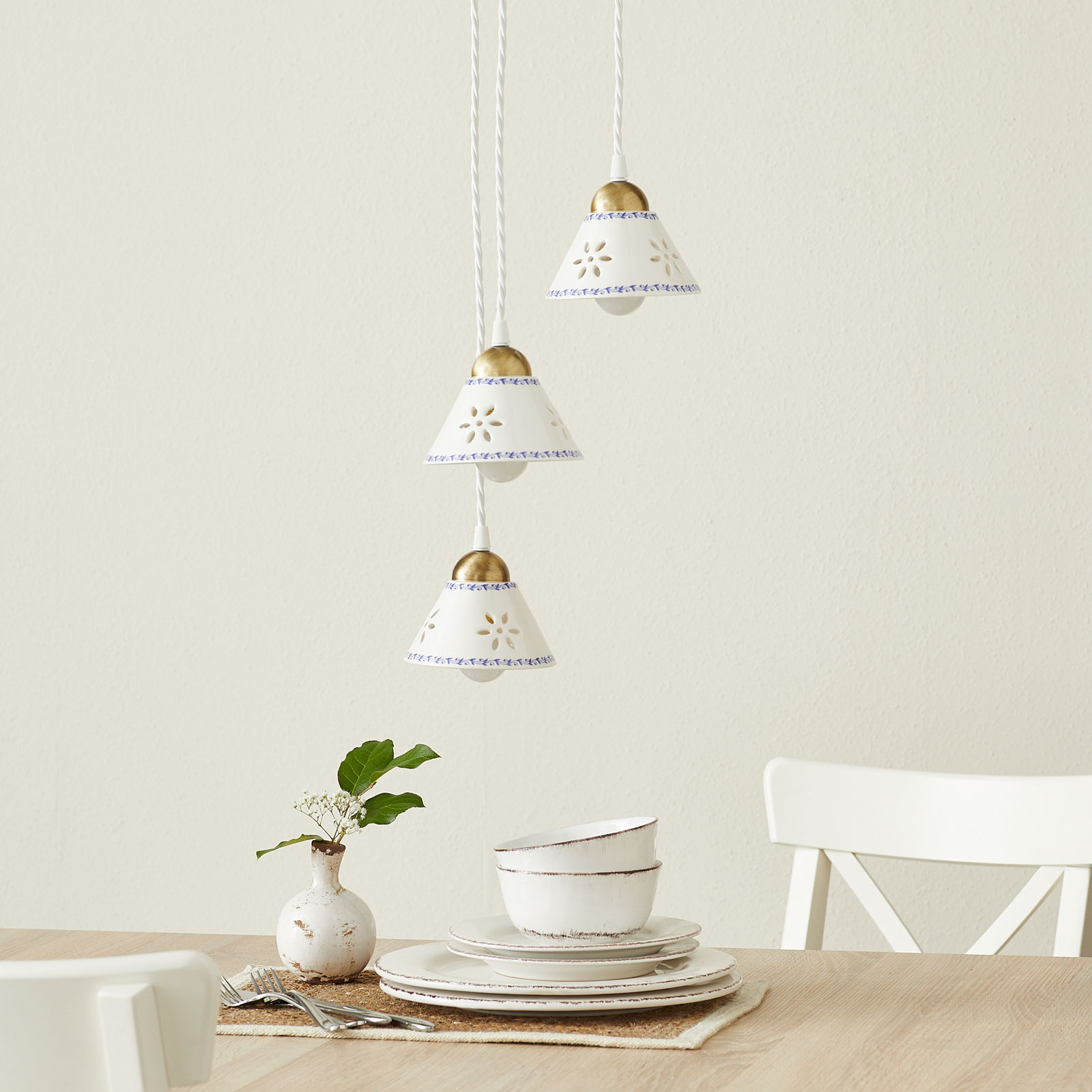 3-bulb NONNA hanging light, made of white ceramic