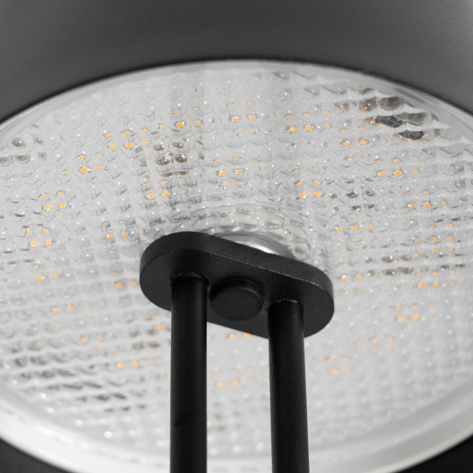 Lindby LED акумулаторна настолна лампа Janea, с два крака, черна, метал