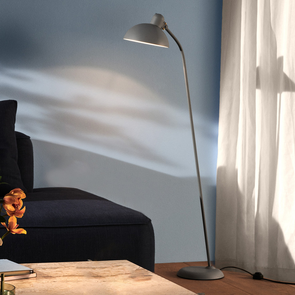 Fritz Hansen KAISER idell™ 6556-F Golvlampa Matt Easy, grå från Fritz Hansen