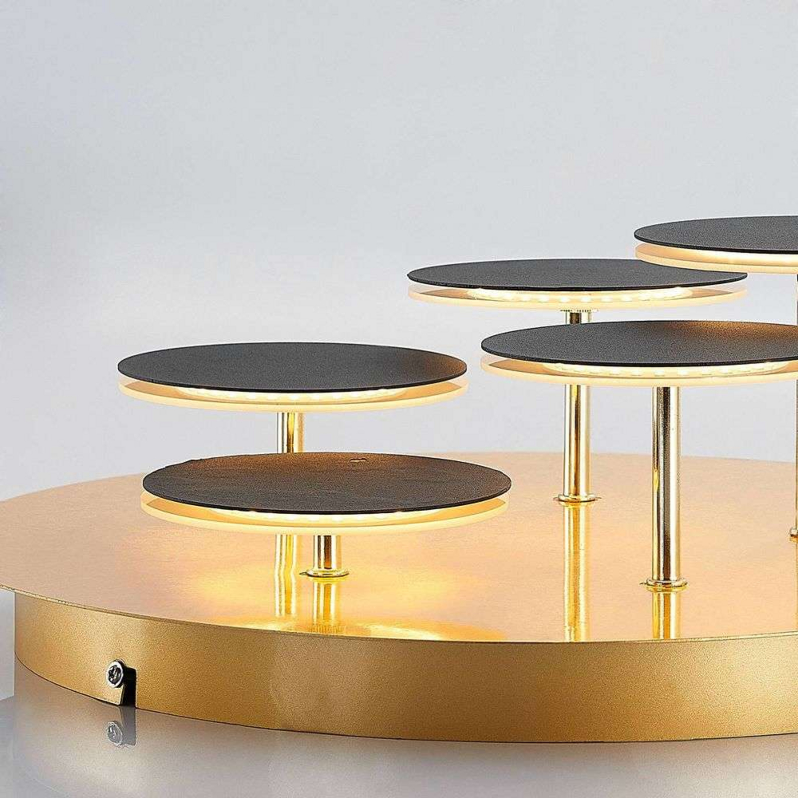 Casni LED Loftlampe Black/Gold - Lindby