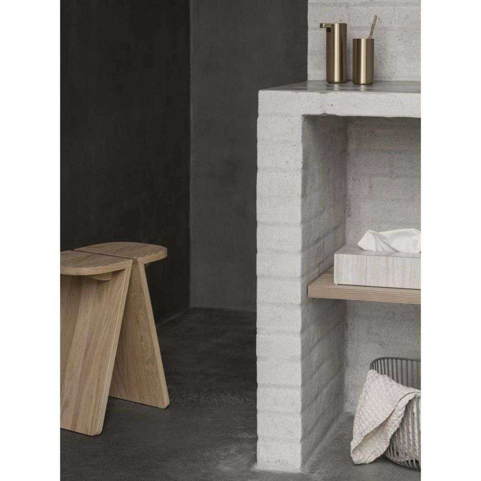 Avio Taburet Oak - Blomus