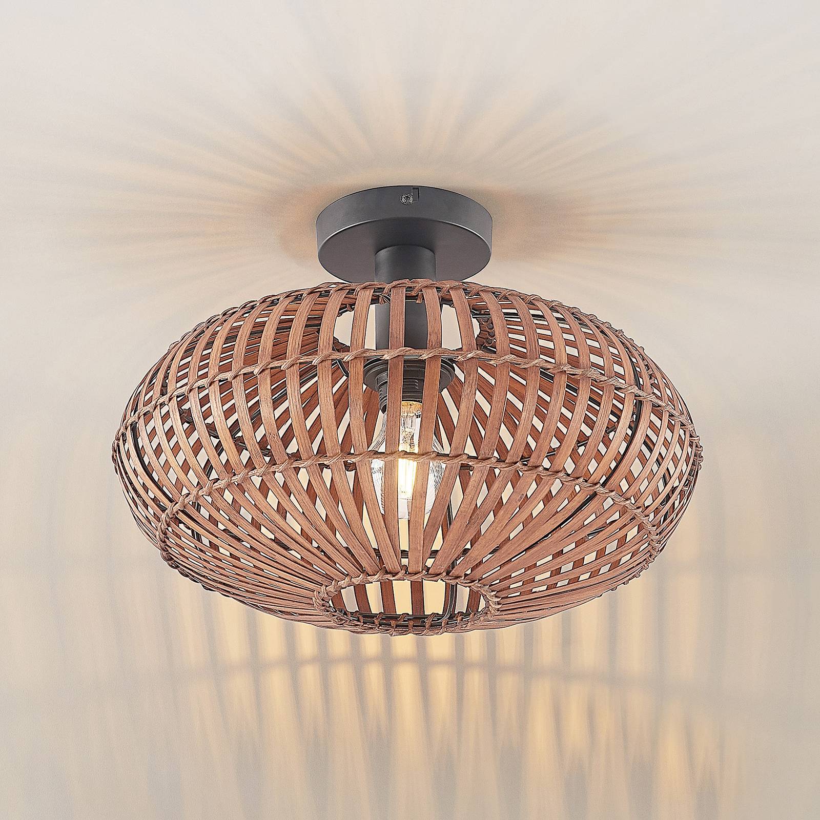 Lampa sufitowa Lindby Majeora, Ø 40 cm, brąz, bambus