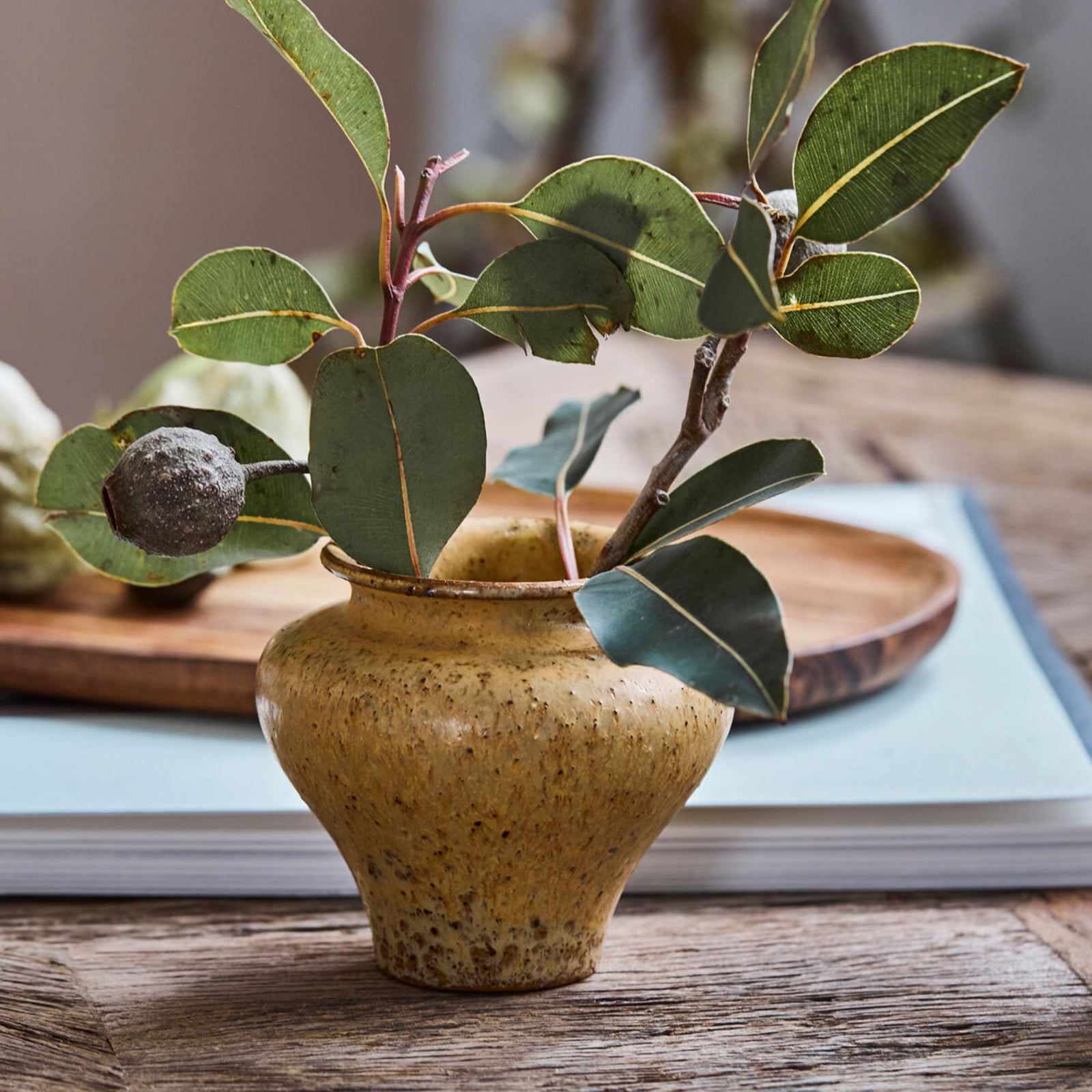 Vaso HDKolo, giallo senape, altezza 9 cm, ceramica - House Doctor