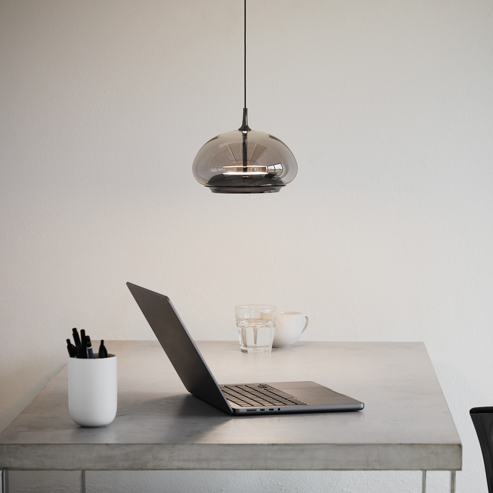 LOOM DESIGN LED hanging light Avalon, black/grey Ø 20 cm glass