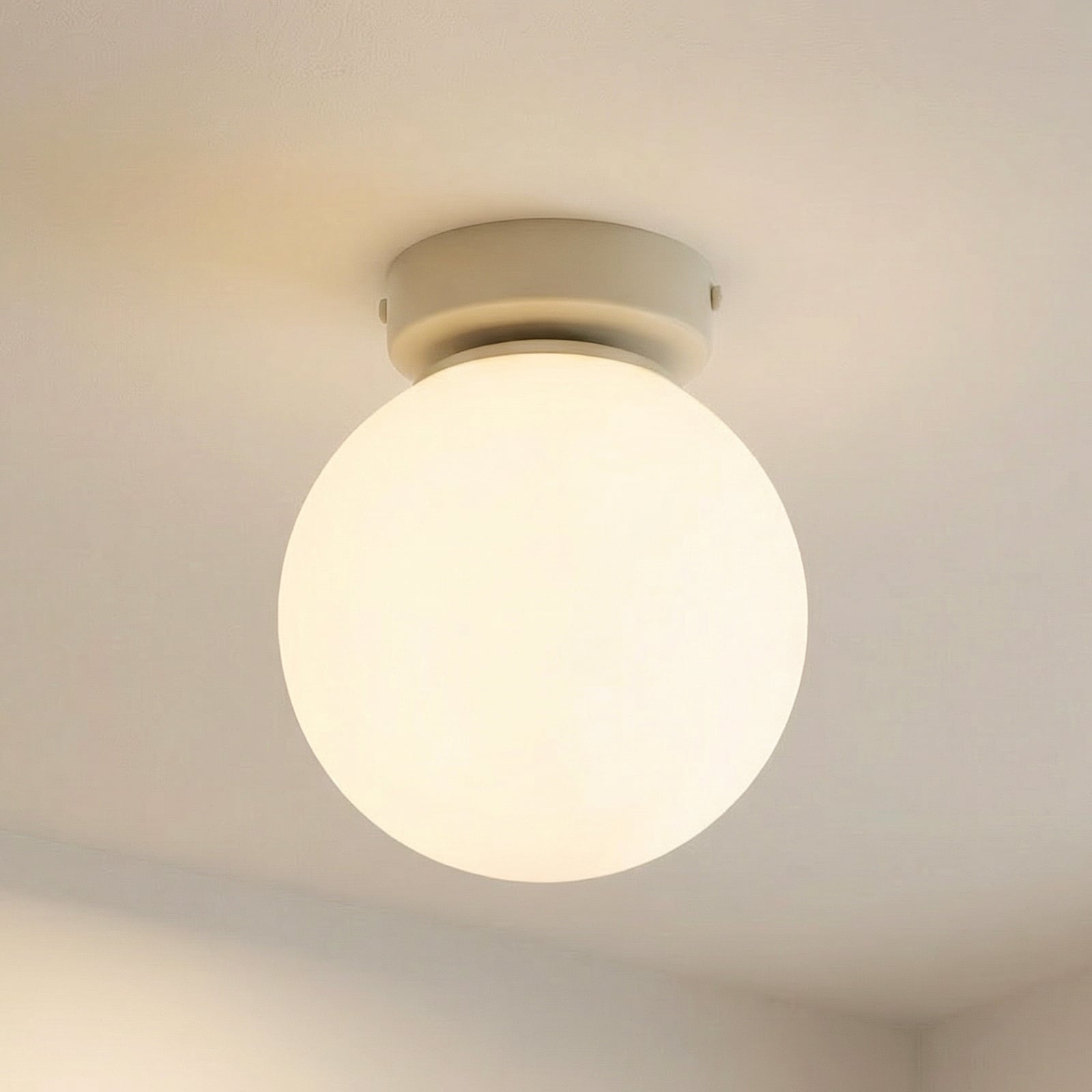 Stropna svjetiljka Moonlight, boje pijeska, staklo/metal, 1 žarulja