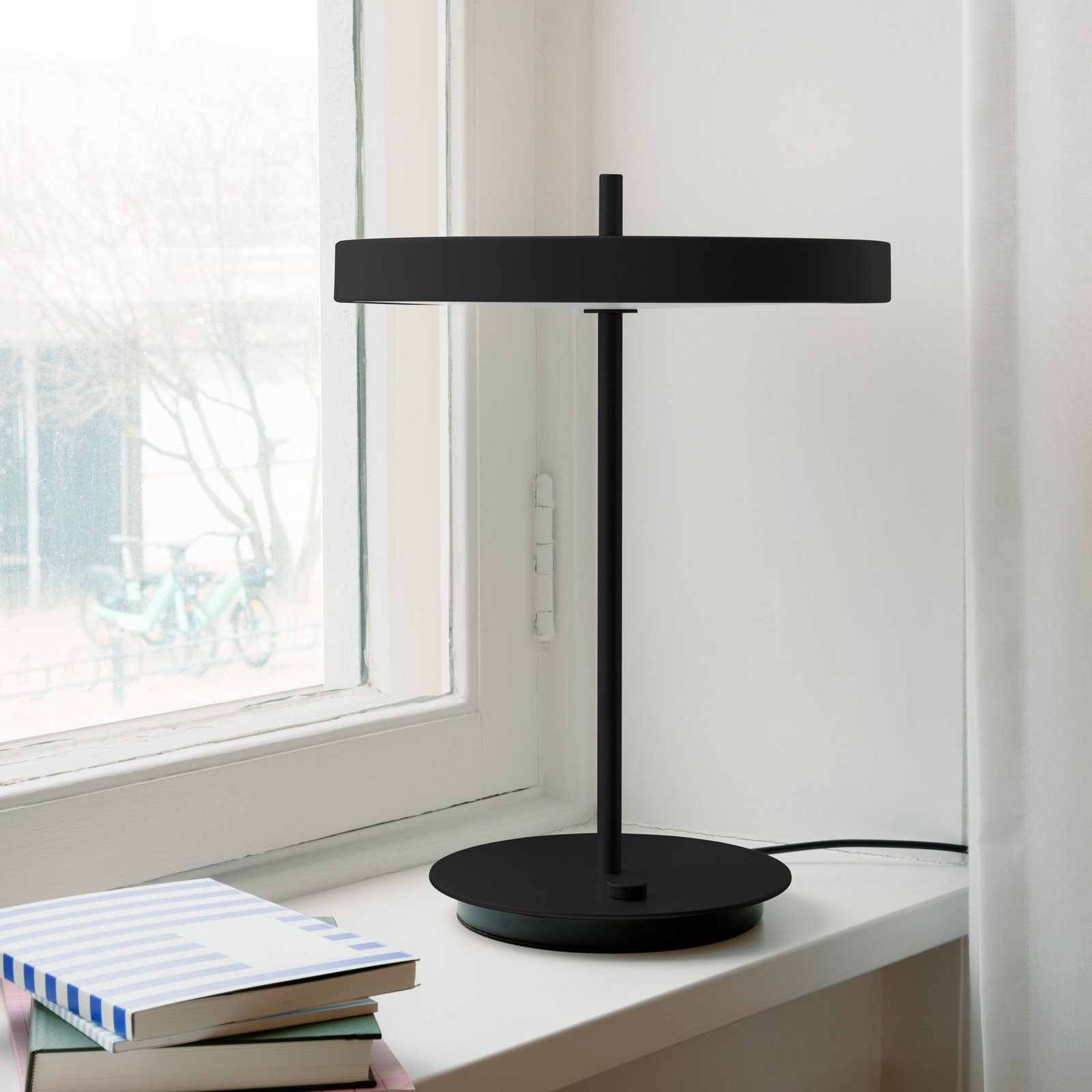 Asteria Stolna Lampa Black/Black - UMAGE