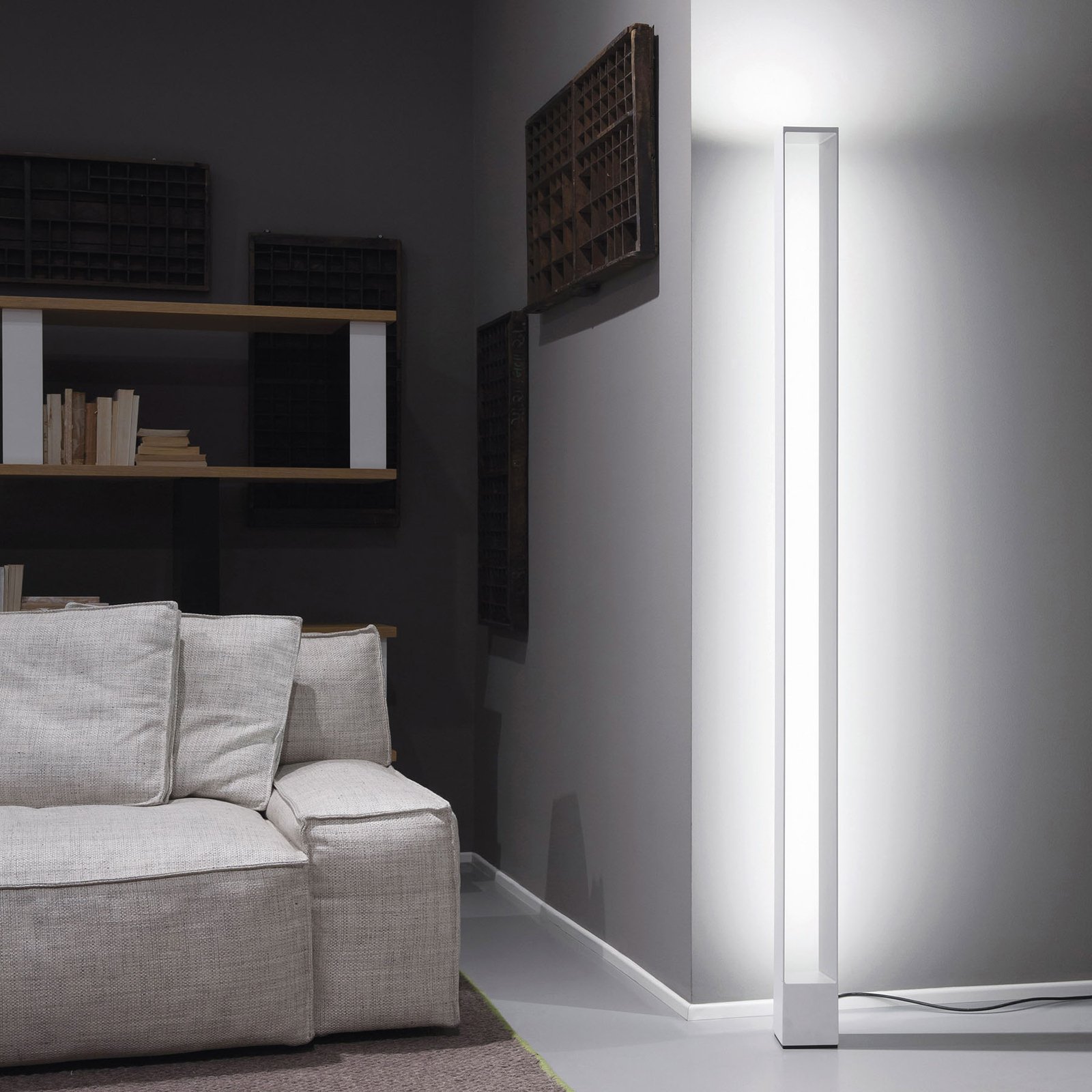 Nemo Tru LED floor lamp 2,700 K