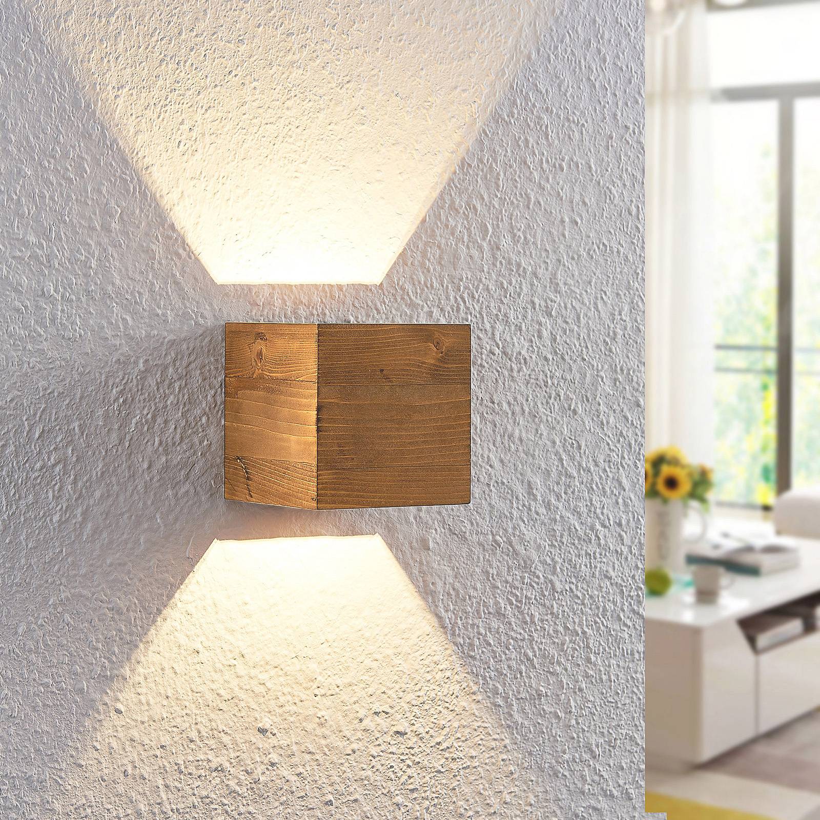 Lindby Benicio trä-LED-vägglampa kantig 11 cm