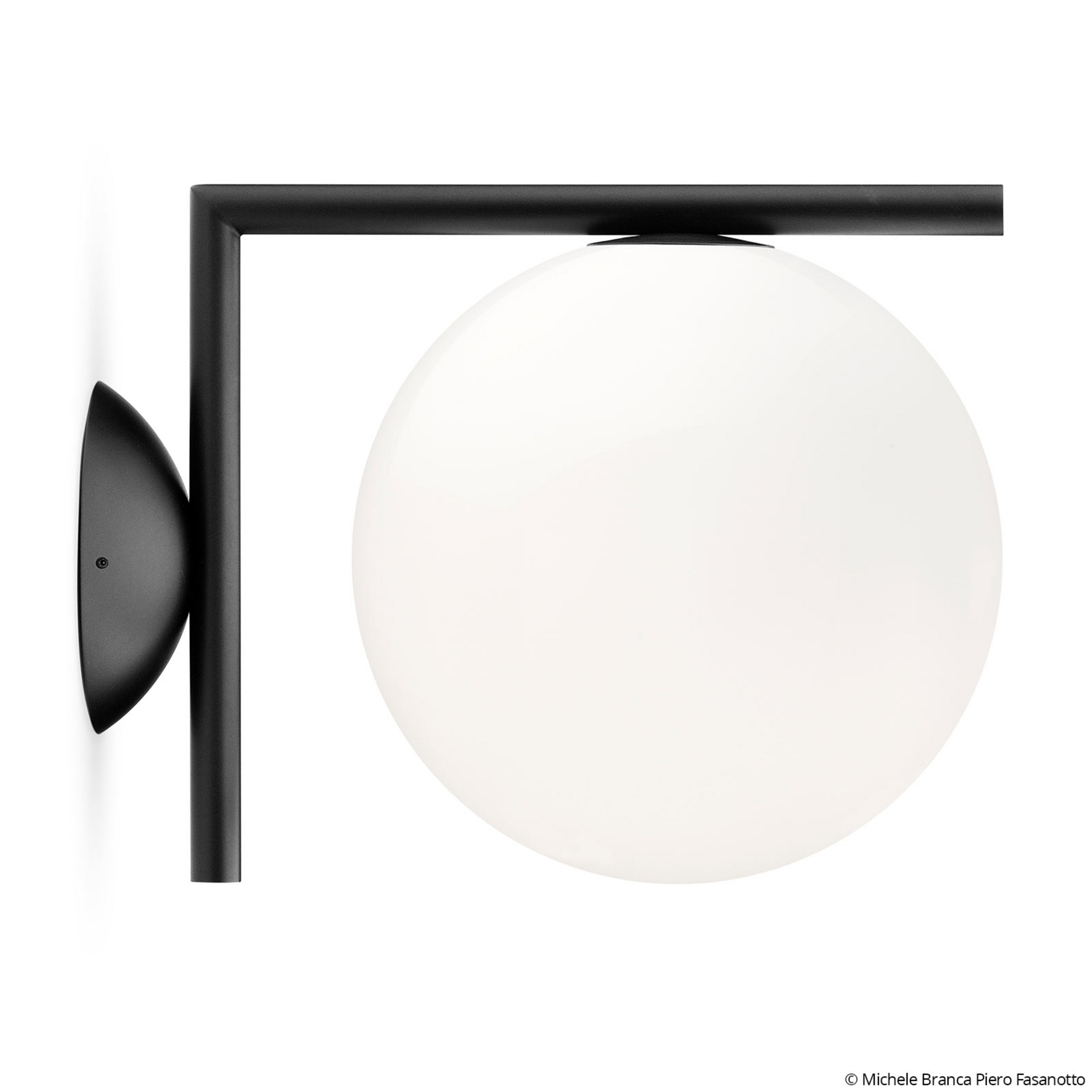 IC C/W1 Plafonnier/Applique murale Noir mat - FLOS