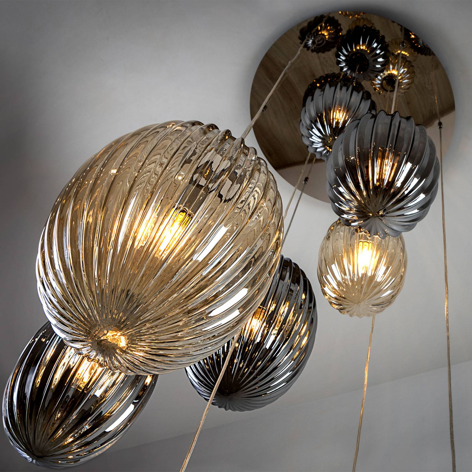 Lampa wisząca Ovila, 13 świateł, dymny szary/koniak, pilot
