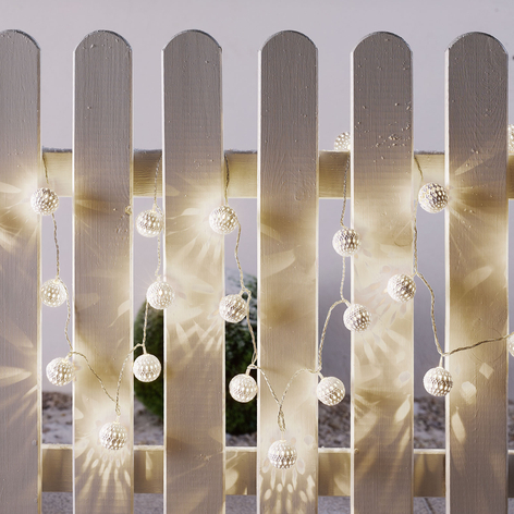 Weiße Metallbälle LED-Lichterkette warmweiß 24-tlg