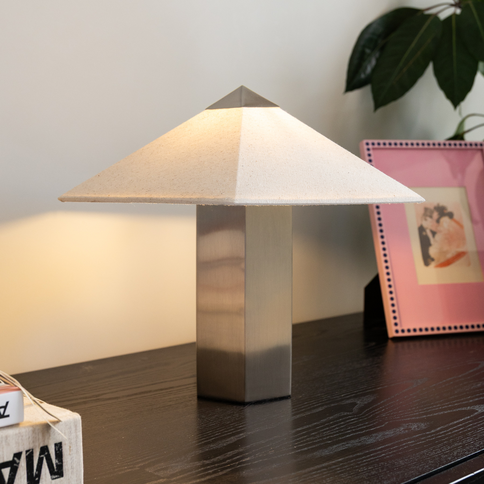 Phira asztali lámpa, ezüst, fém, magasság 33,5 cm – &Klevering Phira asztali lámpa, ezüst, fém, magasság 33,5 cm – &Klevering