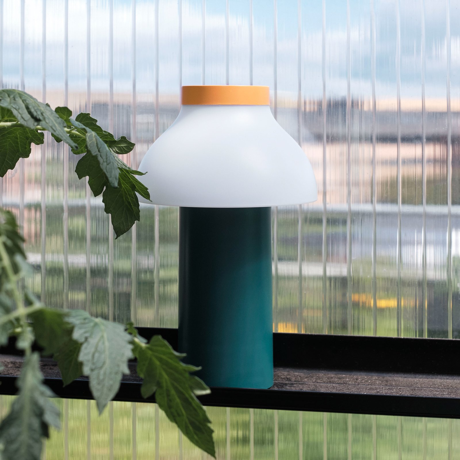 PC Portable Lampe de Table Ocean Green - HAY