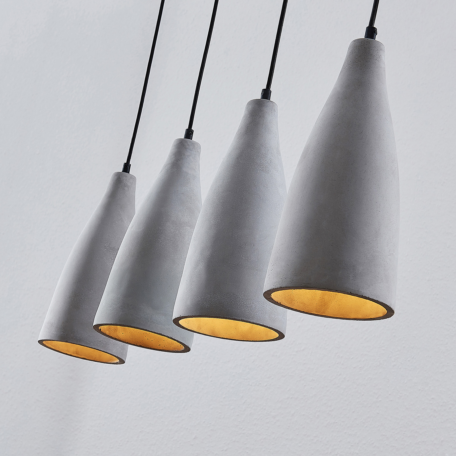 Lindby Sanne lámpara colgante de hormigón, 4 luces