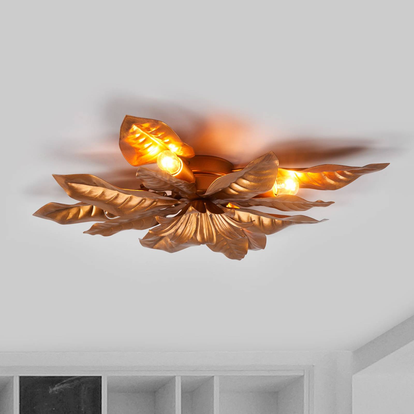 Metalowa lampa sufitowa Fleuria, antyczne złoto