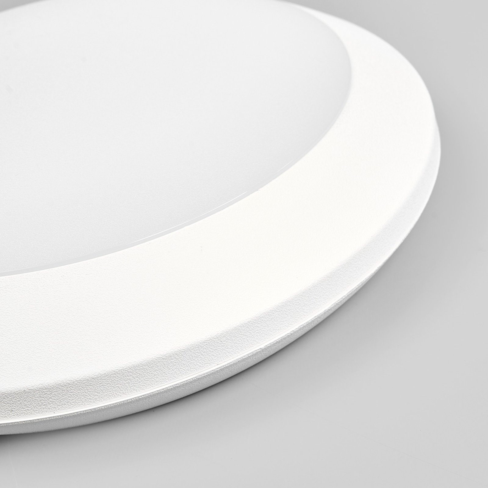 Senzorové stropné svietidlo Umberta 2xE27 biele