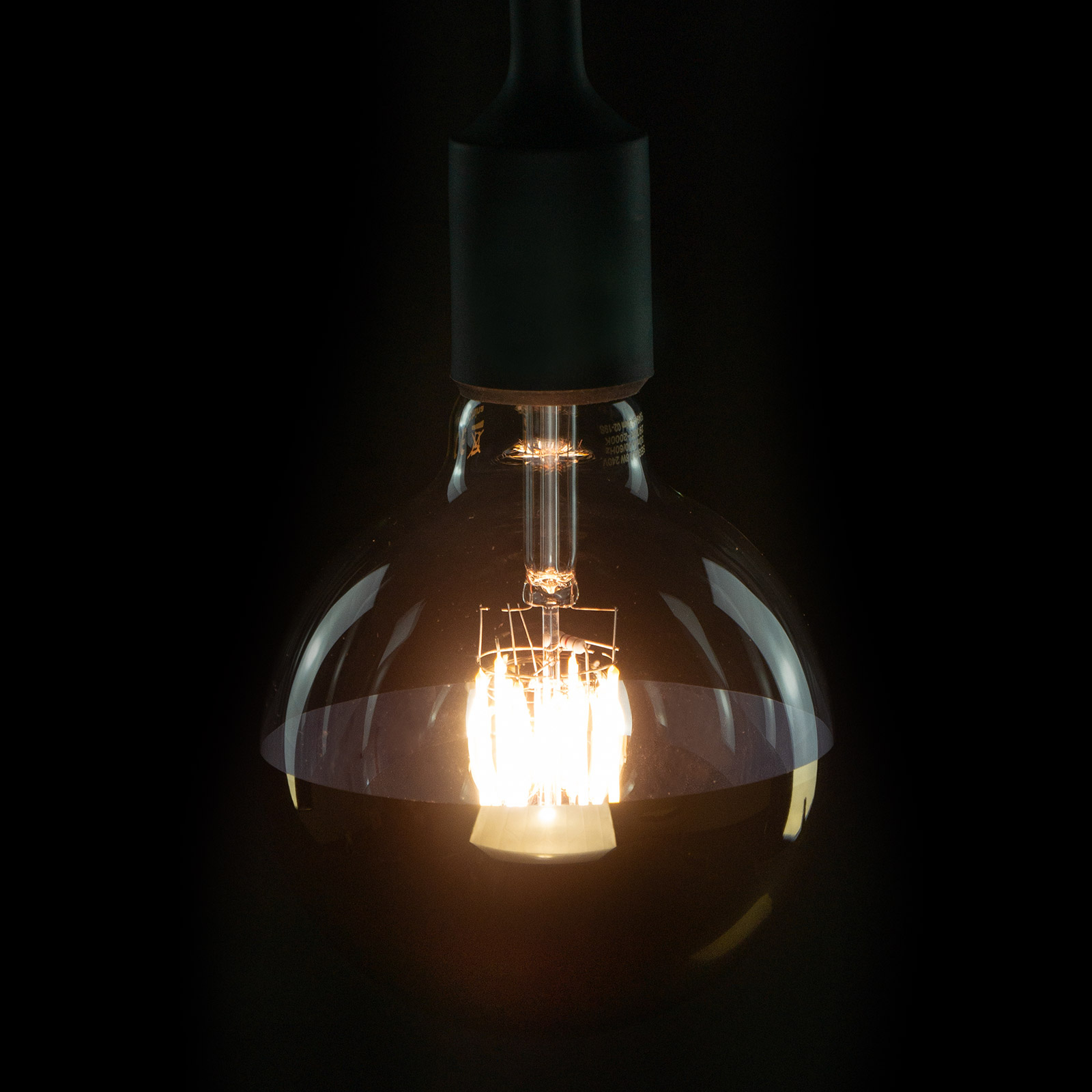 LED tükrös gömb lámpa E27 7W arany