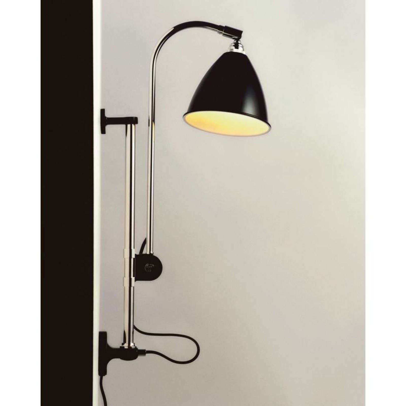 Bestlite BL5 Aplică de Perete Ø16 Black Brass/Porcelain - GUBI