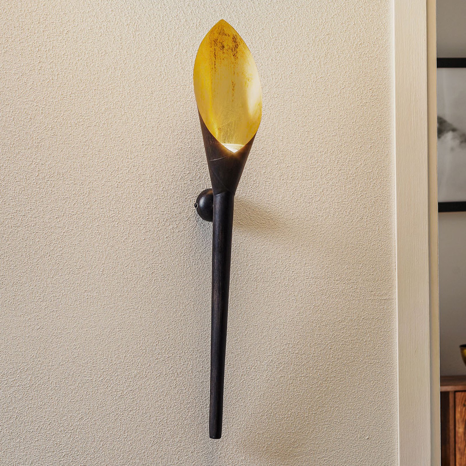 Fiaccola Grande - a cottage-style wall torch