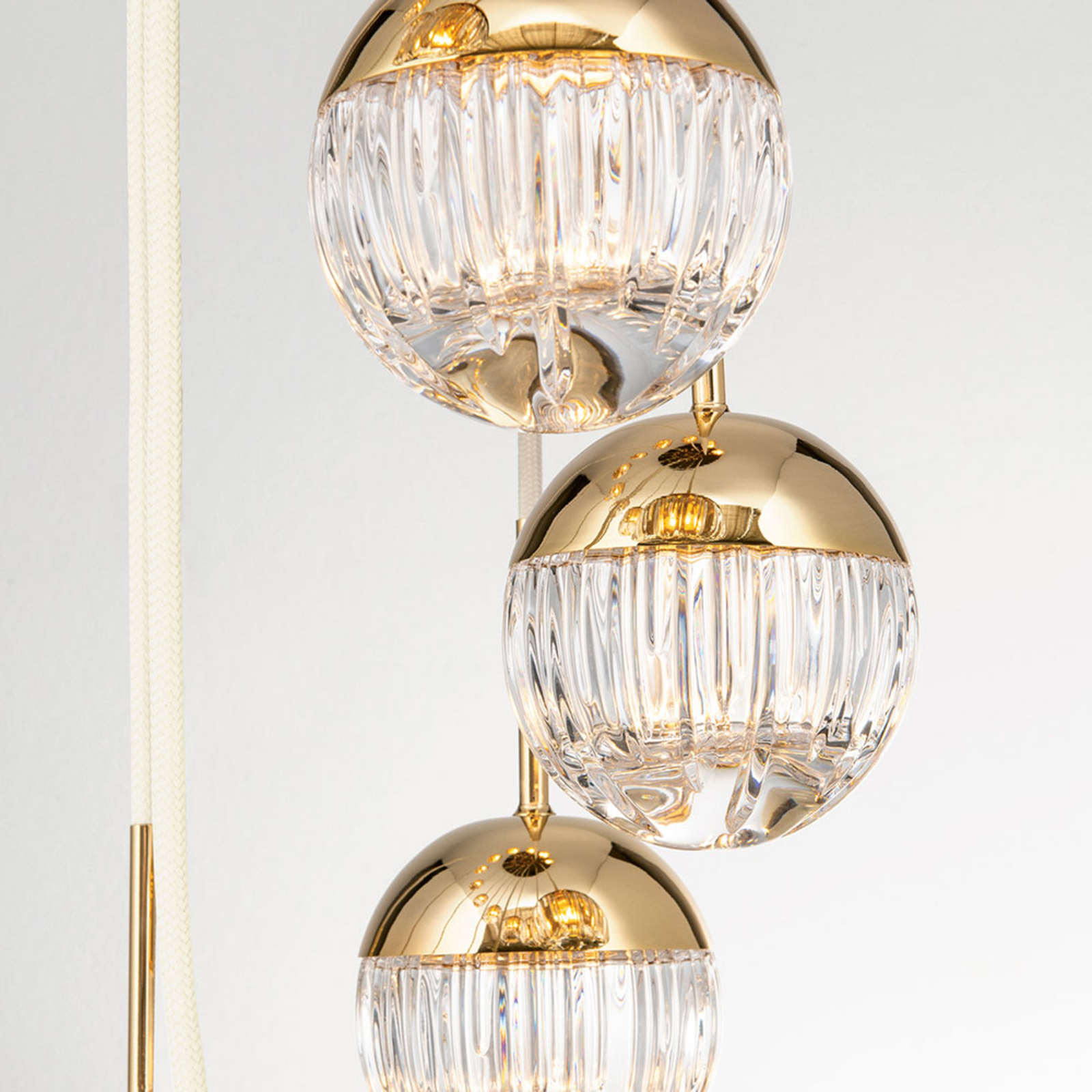 Ball LED hanging light 18-bulb, gold/cream