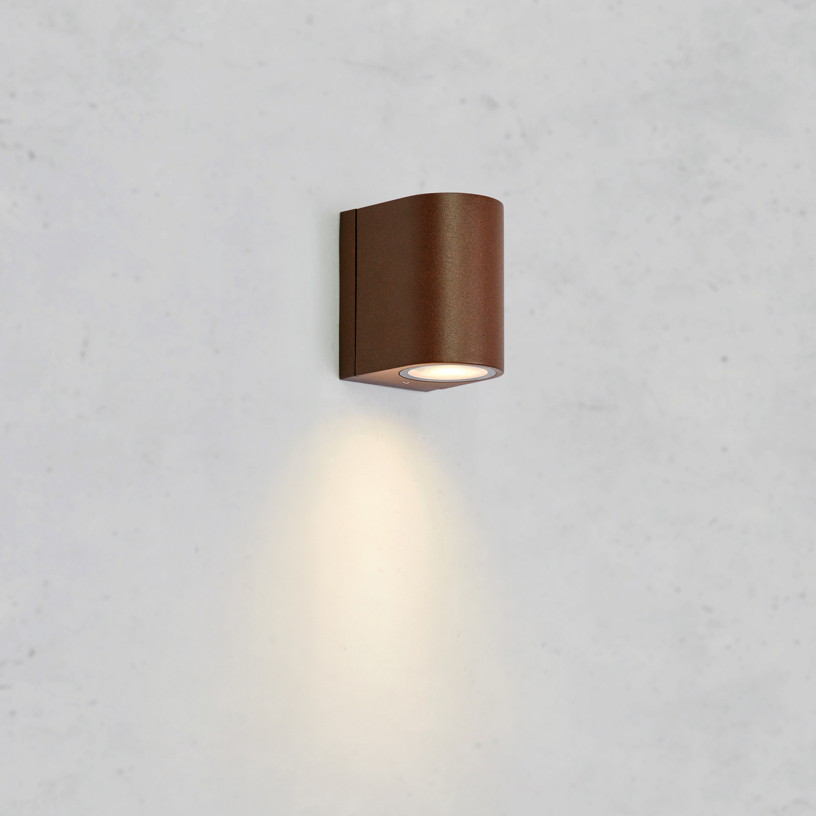 LED-Außenwandleuchte Alor, braun, 1-flg., IP65, dimmbar