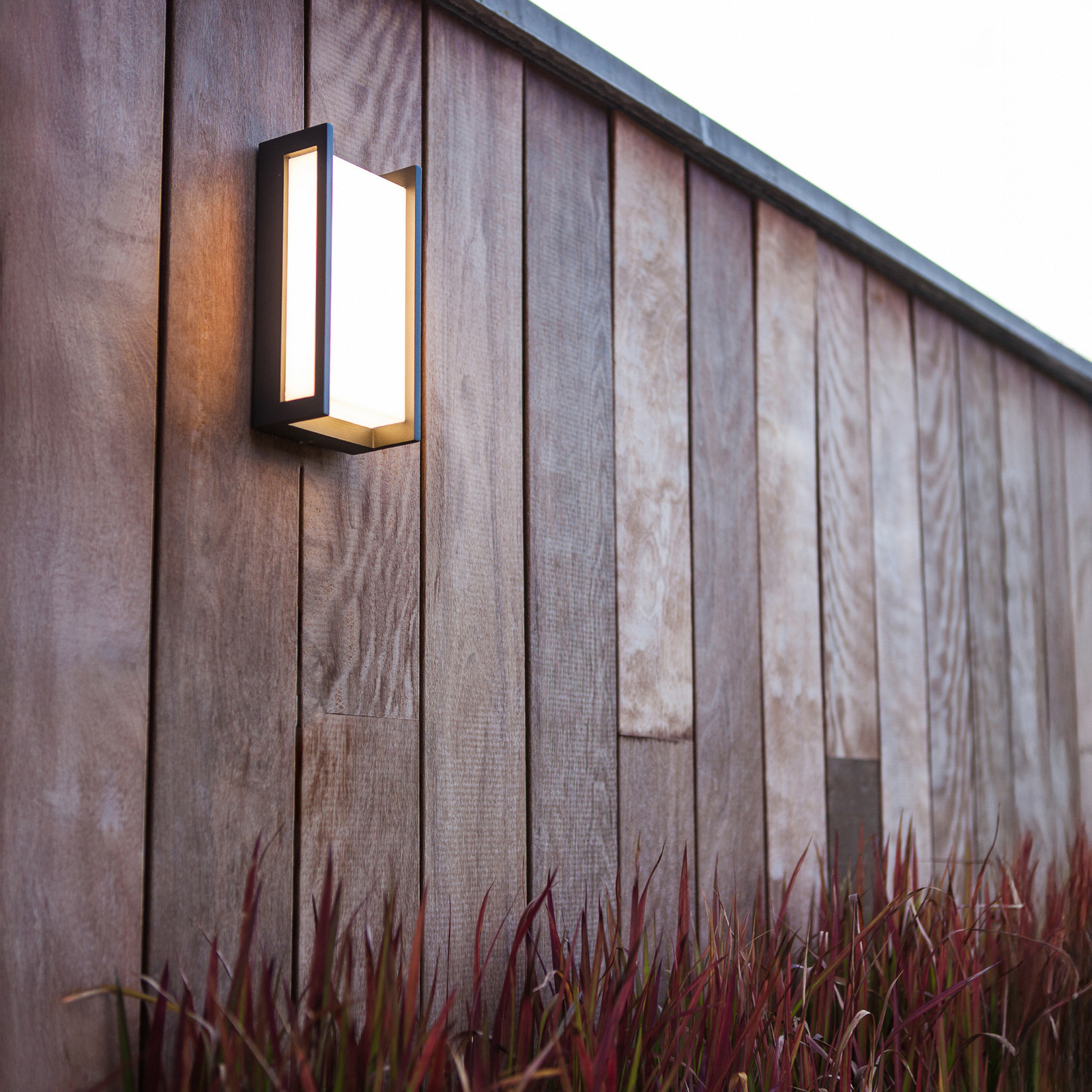 LED-Außenwandlampe QUBO, dunkelgrau, Höhe 22 cm, Metall IP54