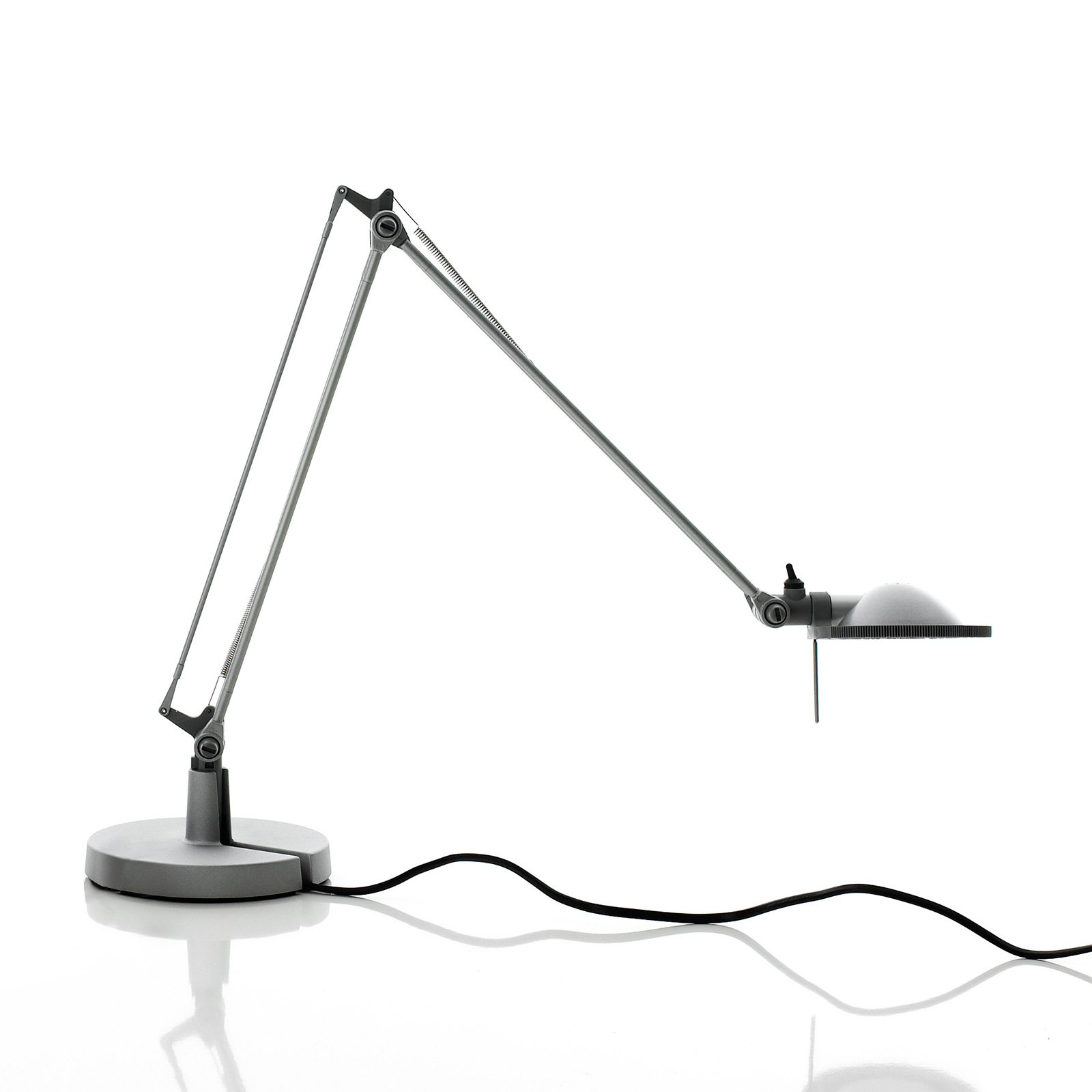 Luceplan Berenice Tischleuchte mit Metallreflektor