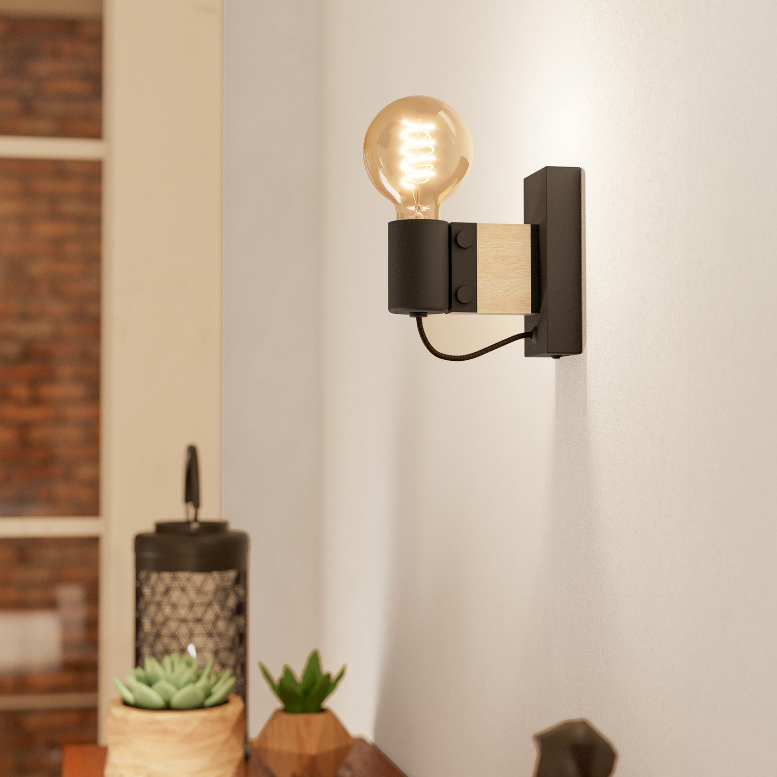 Стенно осветление EGLO Bailrigg от дърво