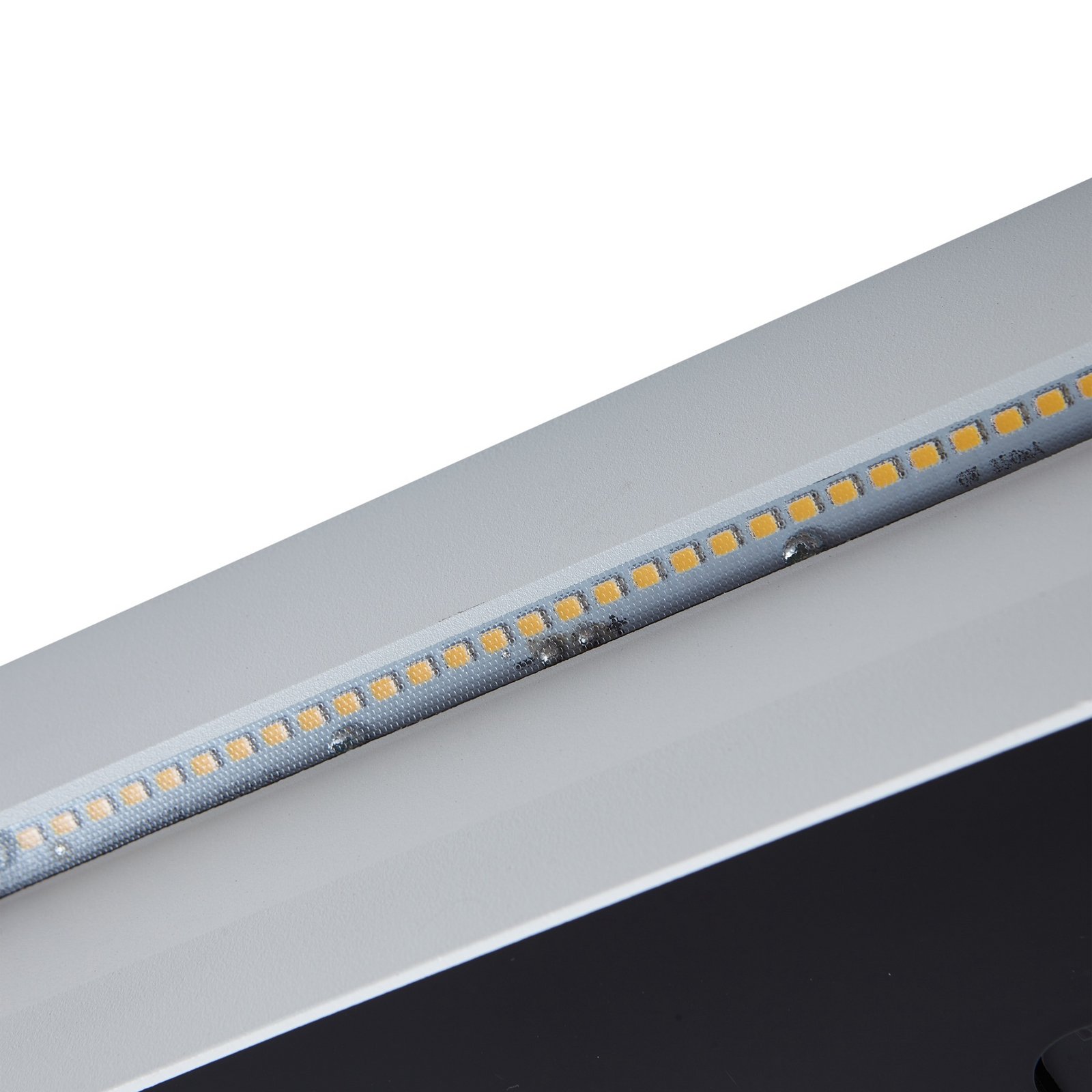 Lucande LED-Wandeinbauleuchte Loya, 23 x 8 cm, weiß, IP54