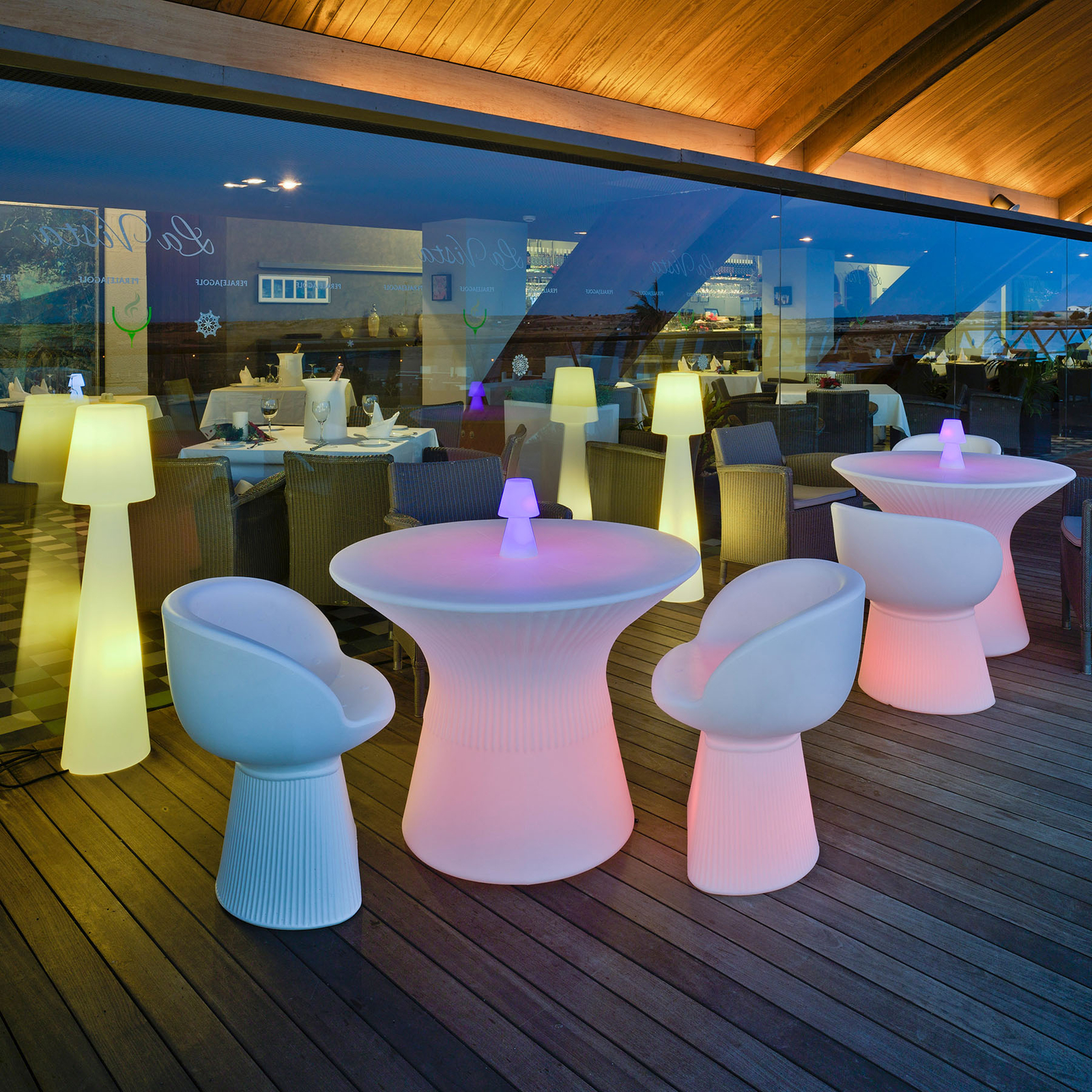 Newgarden Capri LED-pöytä, korkeus 73 cm