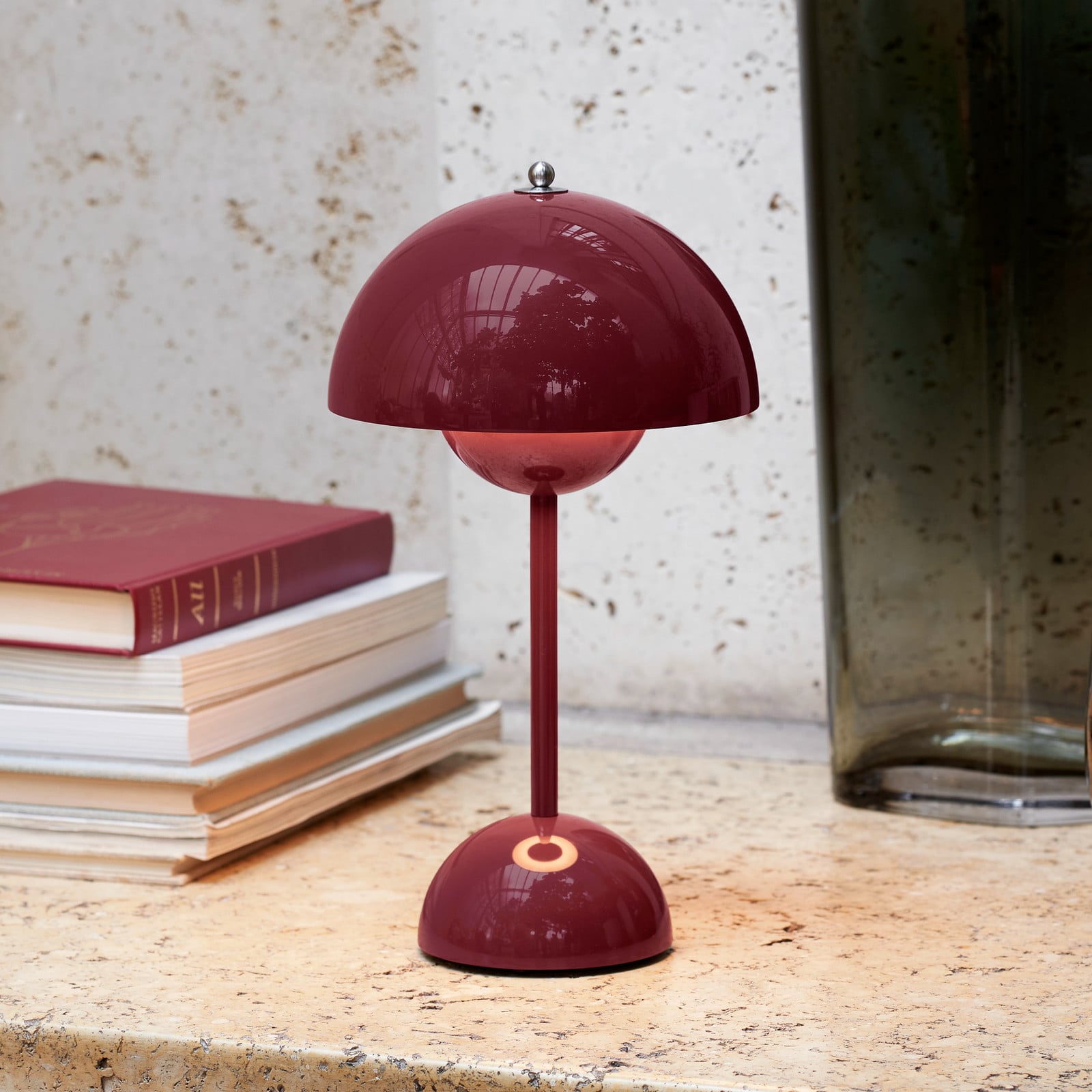 Flowerpot VP9 LED-batteridrevet bordlampe, violet &Tradition - Stue - Design - Plastik - Med skærm