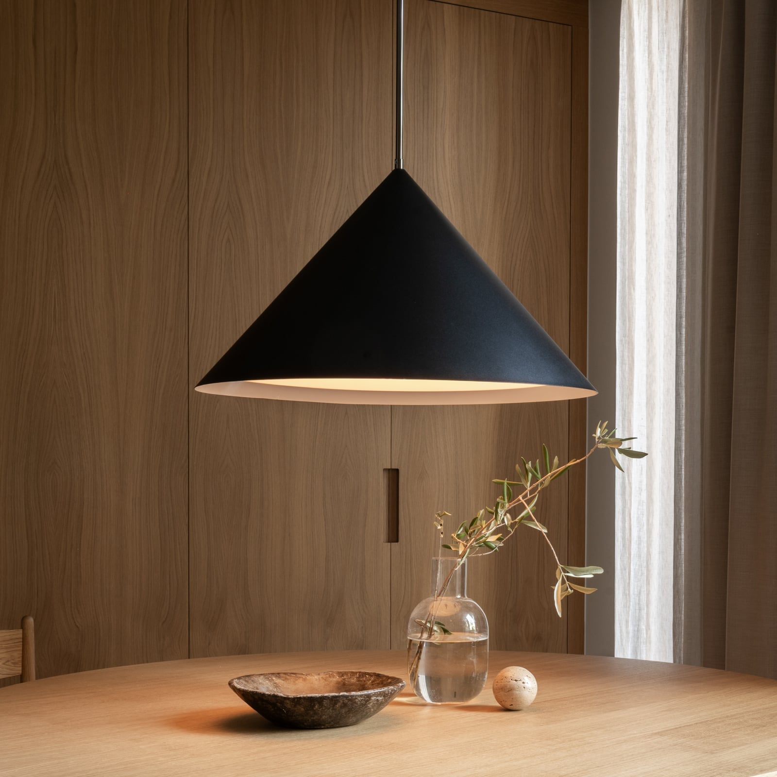 Lampada a sospensione Kuro, Ø 65 cm, nera, metallo, E27 - Watt & Veke