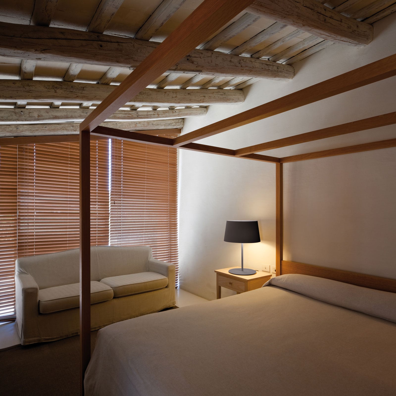 Warm 4901 Tischleuchte, braun, Ø 42 cm - Vibia