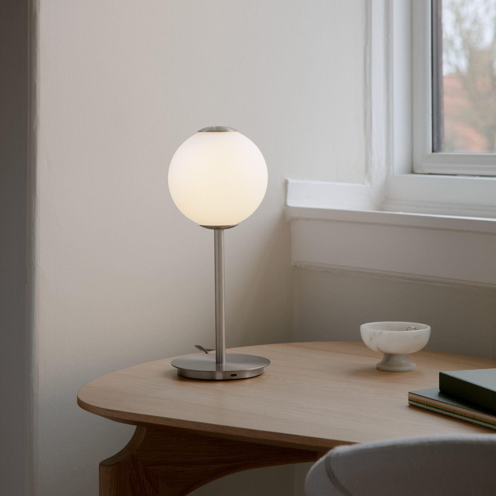 UMAGE LED настолна лампа Audrey, цвят стомана, височина 37 cm UMAGE LED настолна лампа Audrey, цвят стомана, височина 37 cm