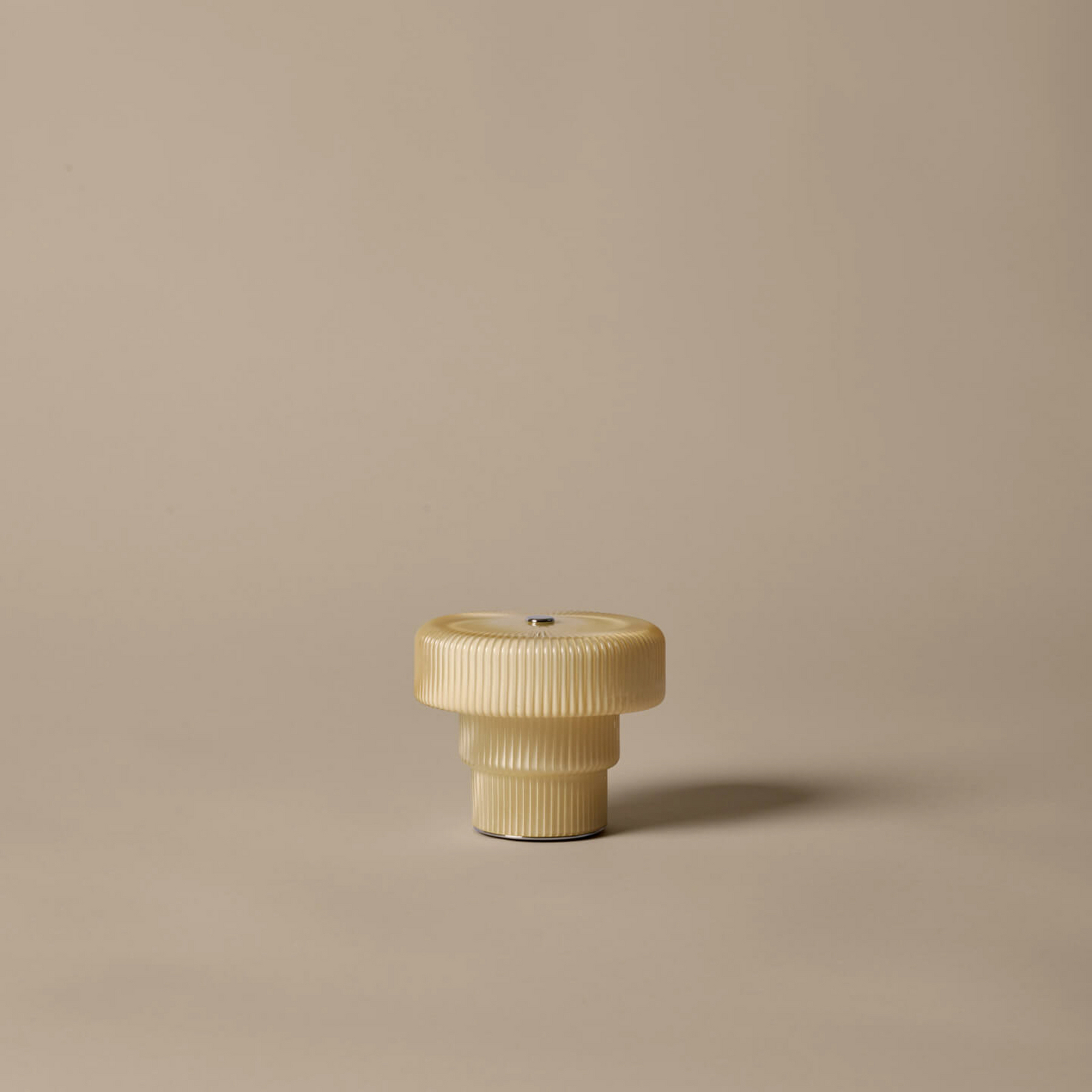 Ripple hordozható asztali lámpa, krém, 10 cm, üveg - ferm LIVING