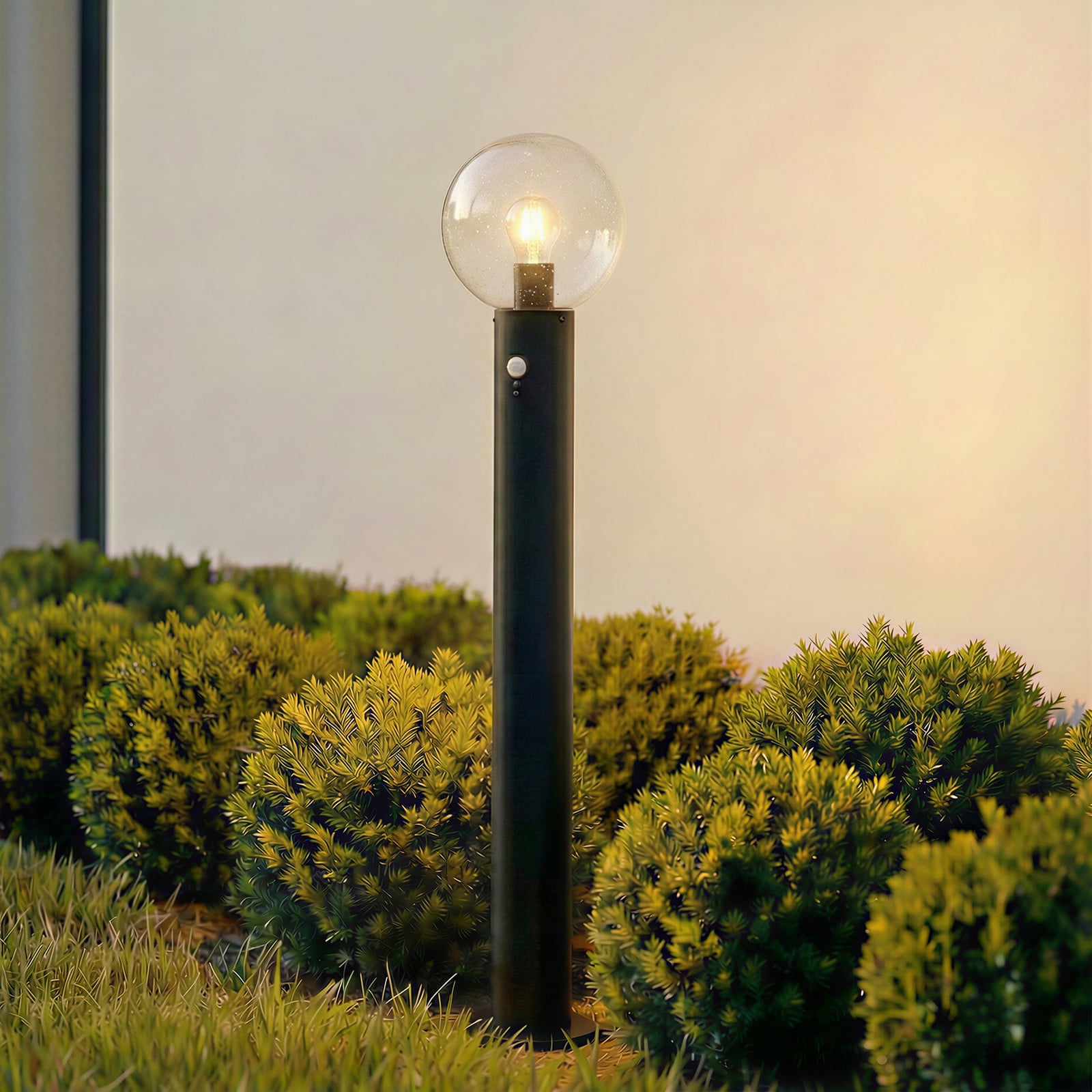 Dangan v&auml;glampa, h&ouml;jd 90 cm, glas, metall, sensor, klar Lindby - Terrass - Modern - Med en ljusk&auml;lla
