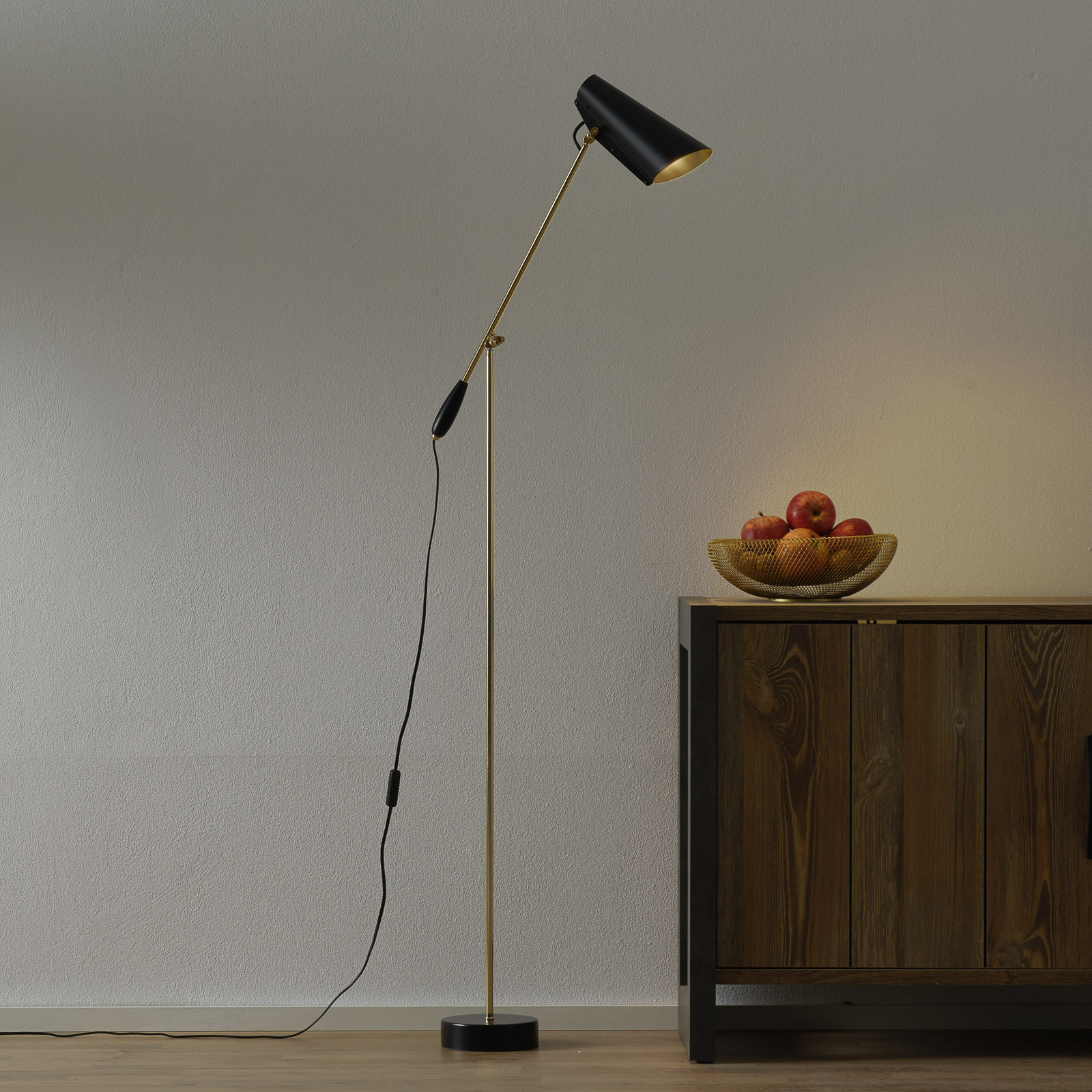Northern Retro floor lamp Birdy in black/brass, for Living / Dining Room, aluminium, steel, E27, 60 W, energy efficiency: A++, H: 133 cm
