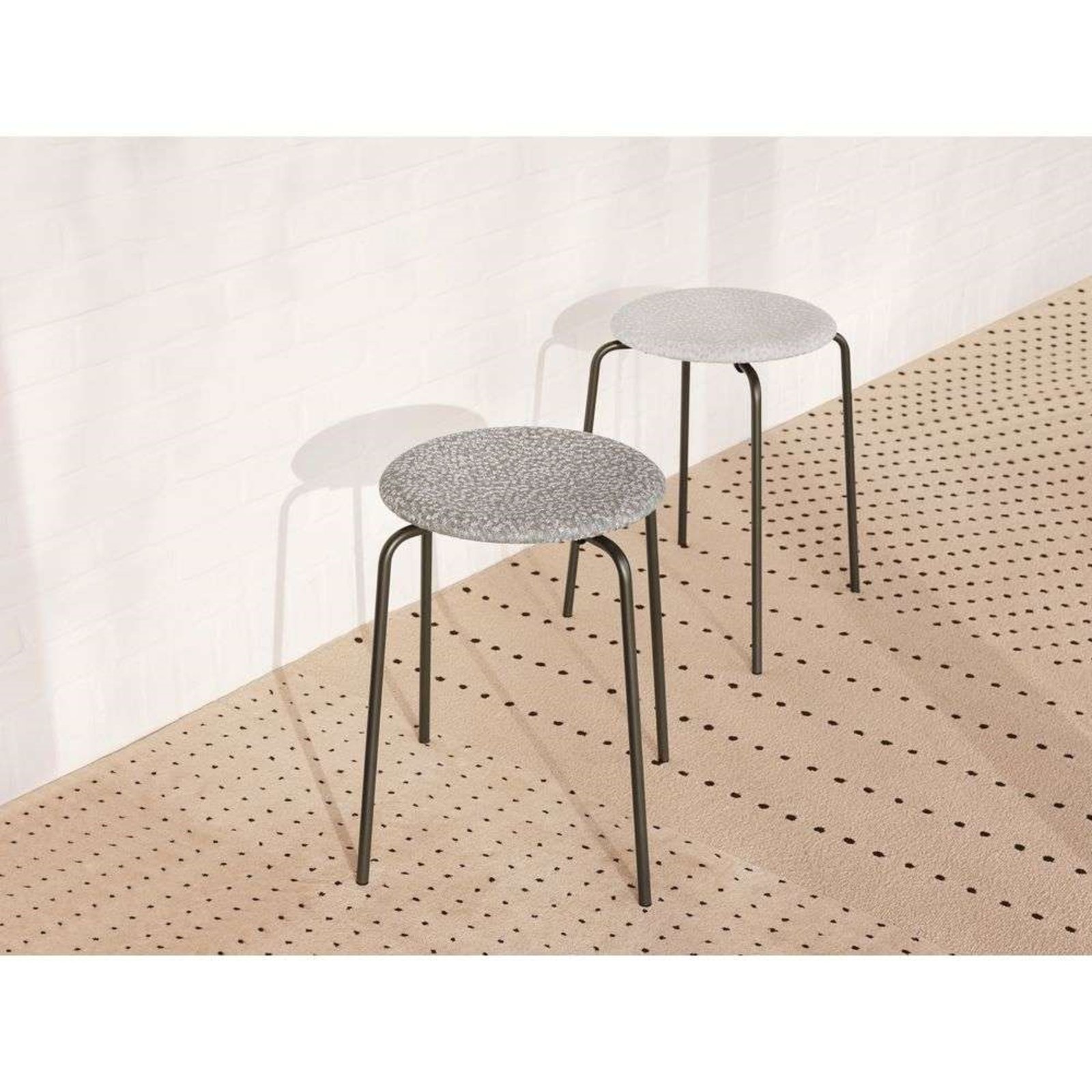 Dot™ Sgabello Bianco/Viola - Fritz Hansen