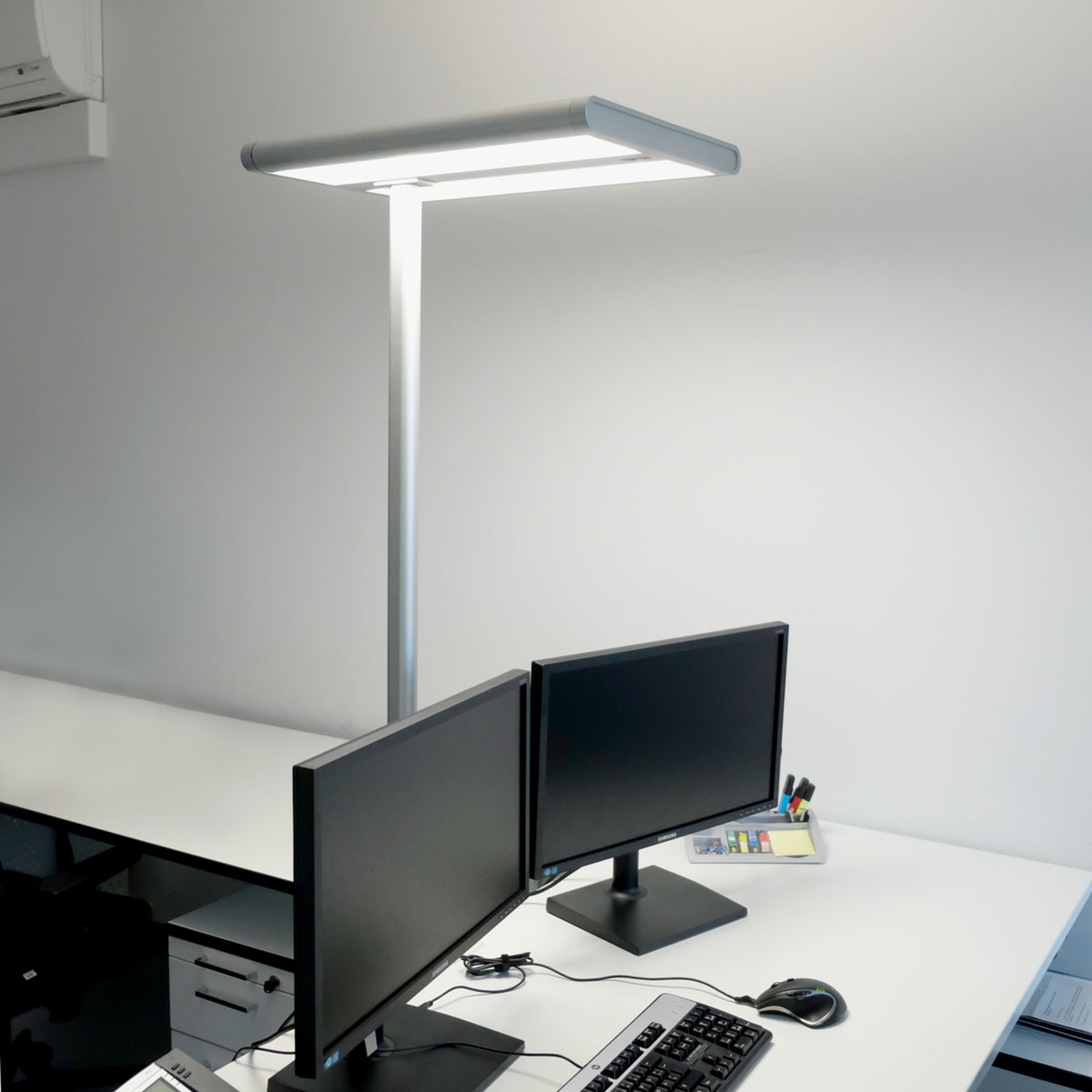 Arcchio Quirin - LED office floor lamp with sensor, for Workroom / Office, aluminium, plastic, 110 W, energy efficiency: A+, L: 60.6 cm, W: 42.1 cm, H: 194.4 cm