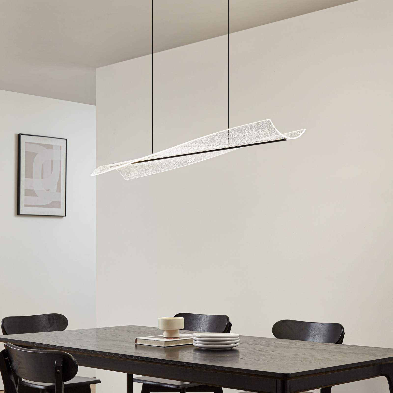 Lucande LED piekaramā lampa Vellia, melna, garums 112 cm, CCT
