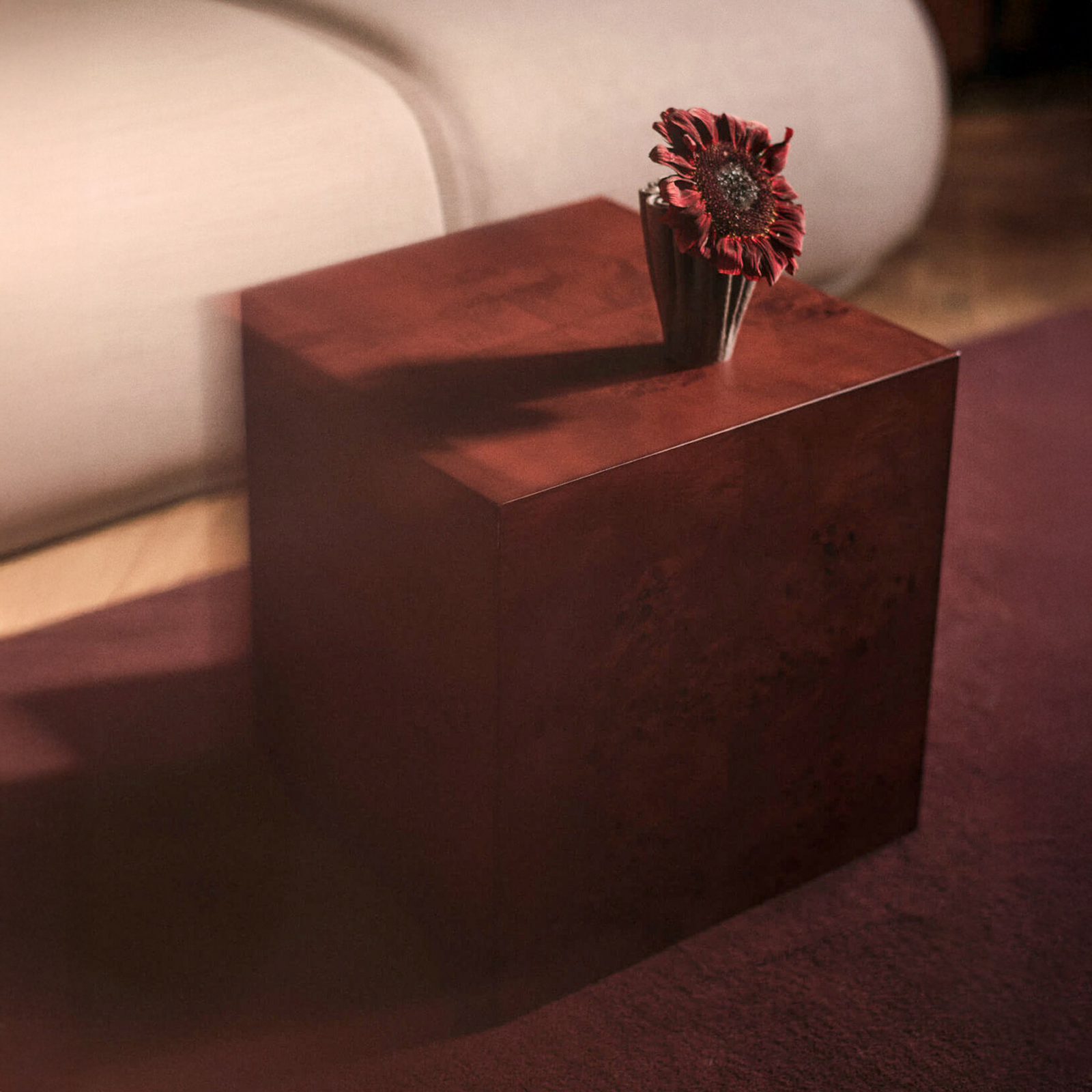 BURL CUBE Beistelltisch Maserknolle 40x40x40cm - ferm LIVING