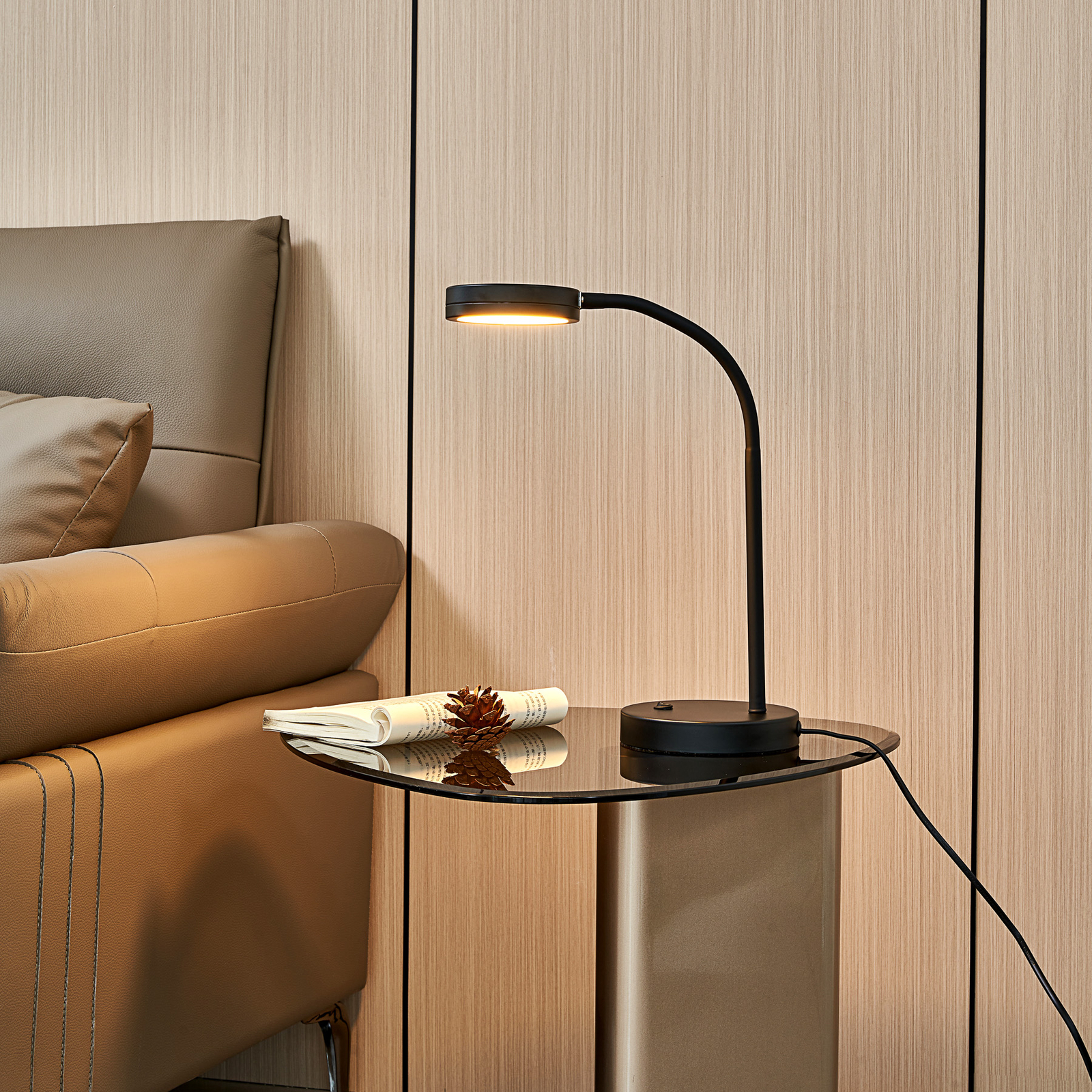 Lindby Toulin lampada LED da tavolo, flex, nero