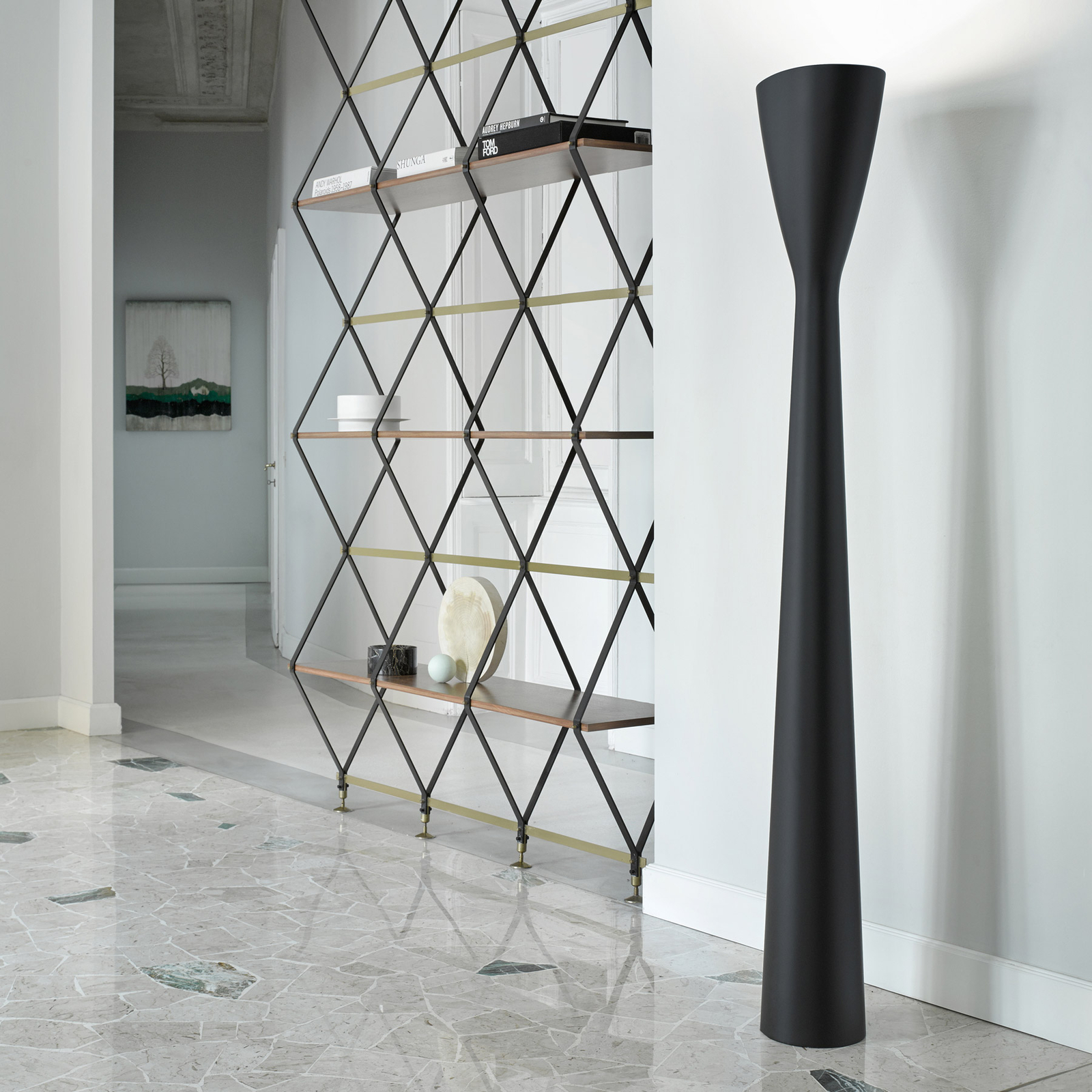 LED-uplight-golvlampa Carrara med dimmer, svart