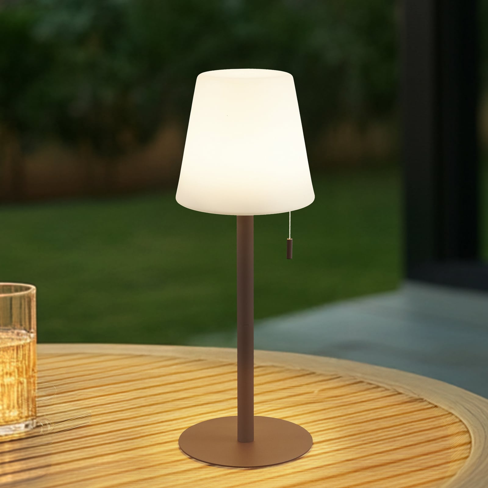 Solar Tischlampe Outdoor – Kabellos, Dimmbar, RGB, Mit Fernbedienung, USB-aufladbar, IP44 Spritzwassergeschützt – Mit Griff, Für Camping
