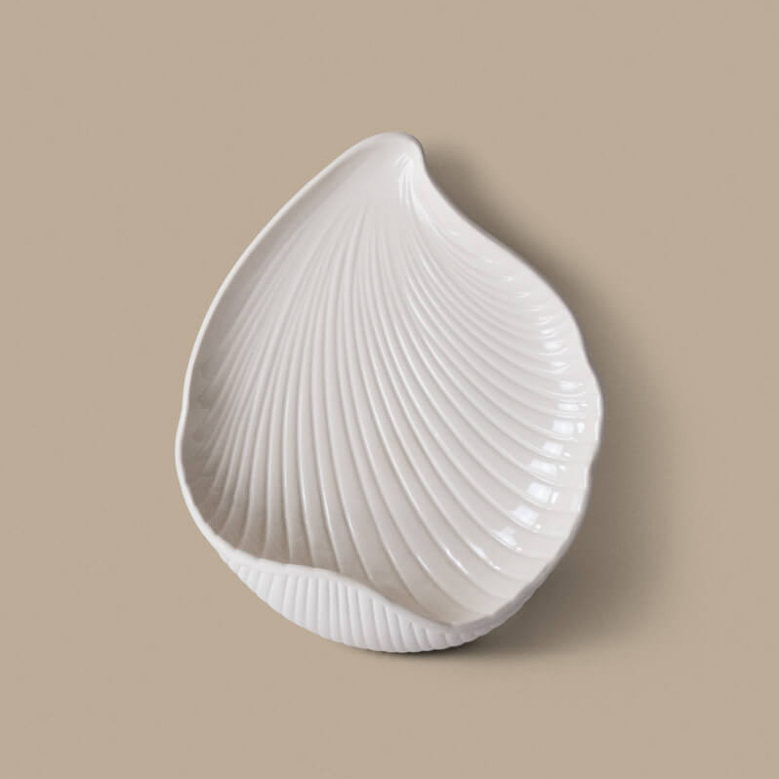 SHELL Wand-Kerzenleuchter, altweiß, Höhe 28 cm - ferm LIVING