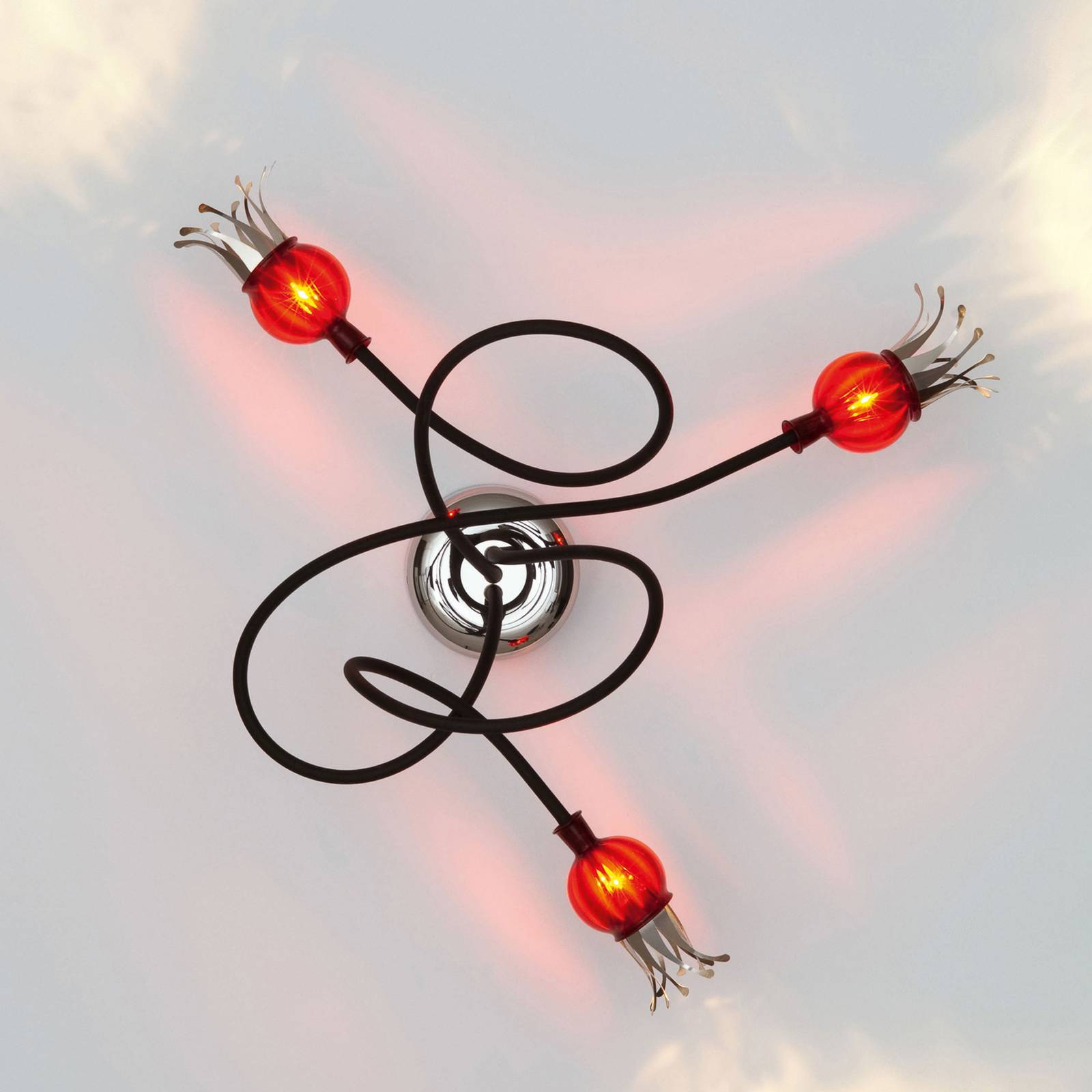 Image of Serien Lighting serien.lighting Plafond Poppy, 3 lampes noir/rouge rubis 