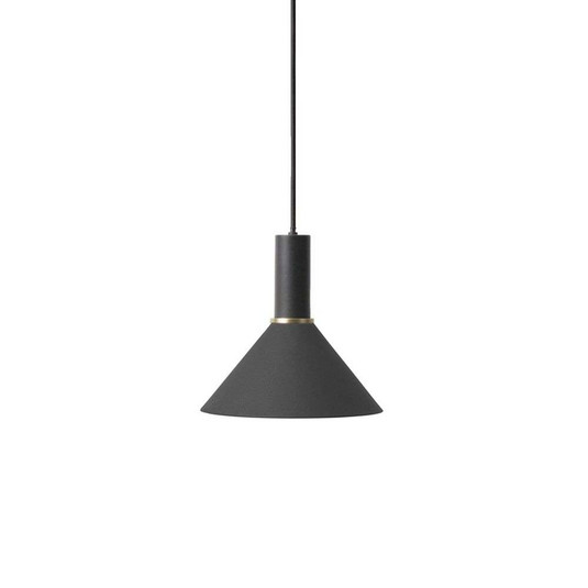 Collect Candeeiro Suspenso Cone Low Black - Ferm Living