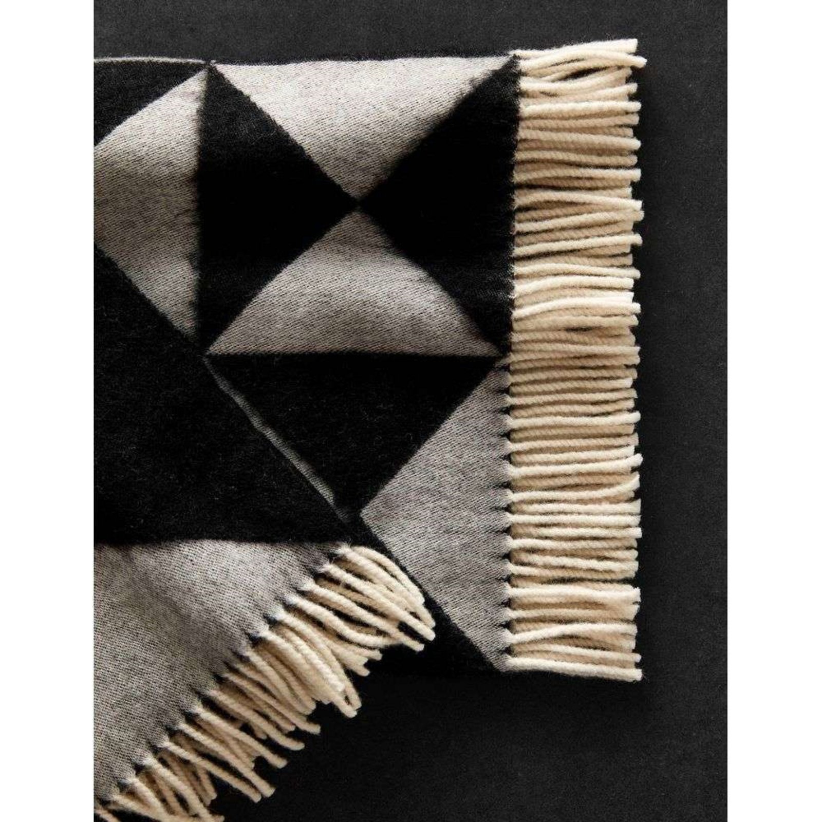 Mirror Throw Wool 130x198 Black - Verpan