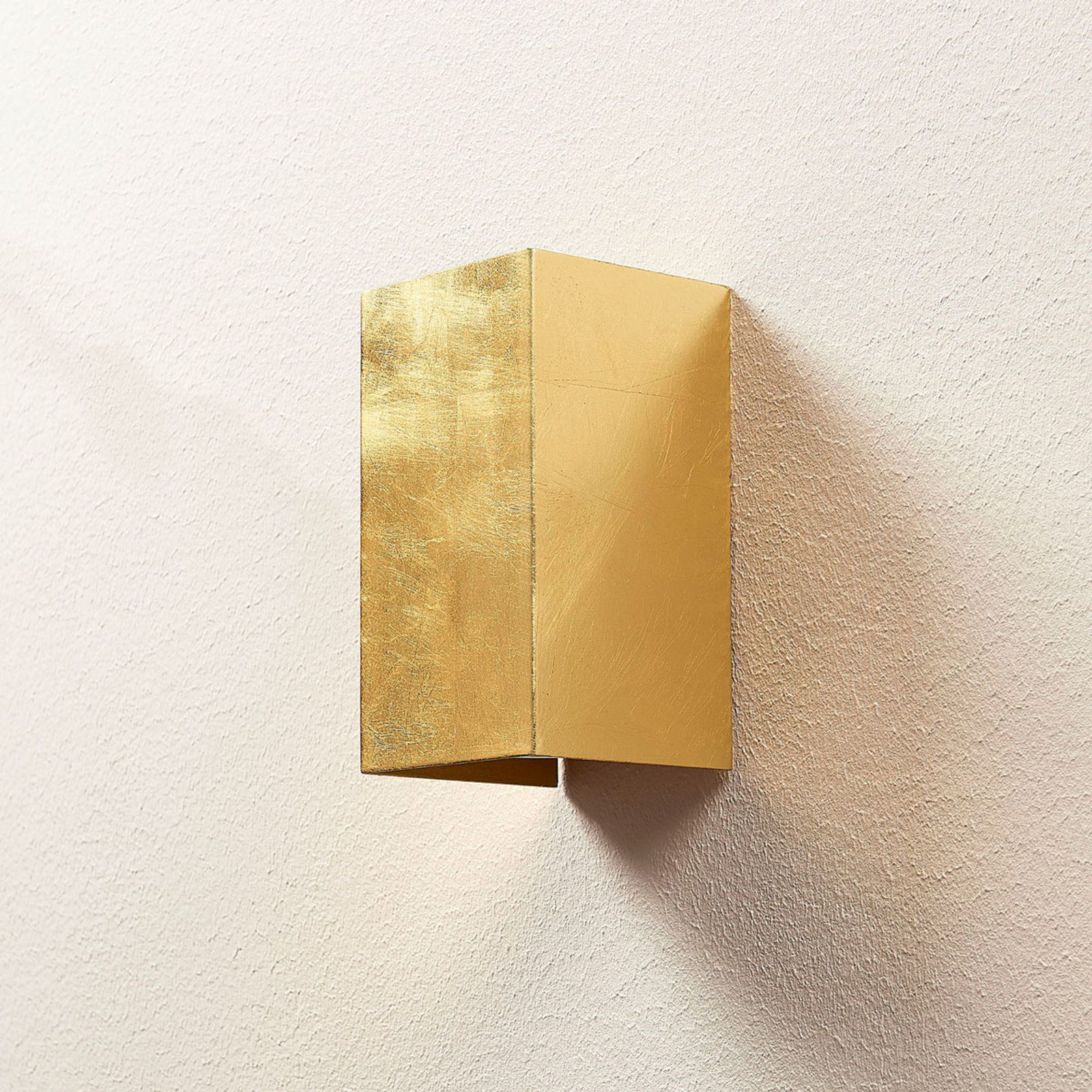 Guldfärgad vägglampa Tabita, metall, 2 ljuskällor